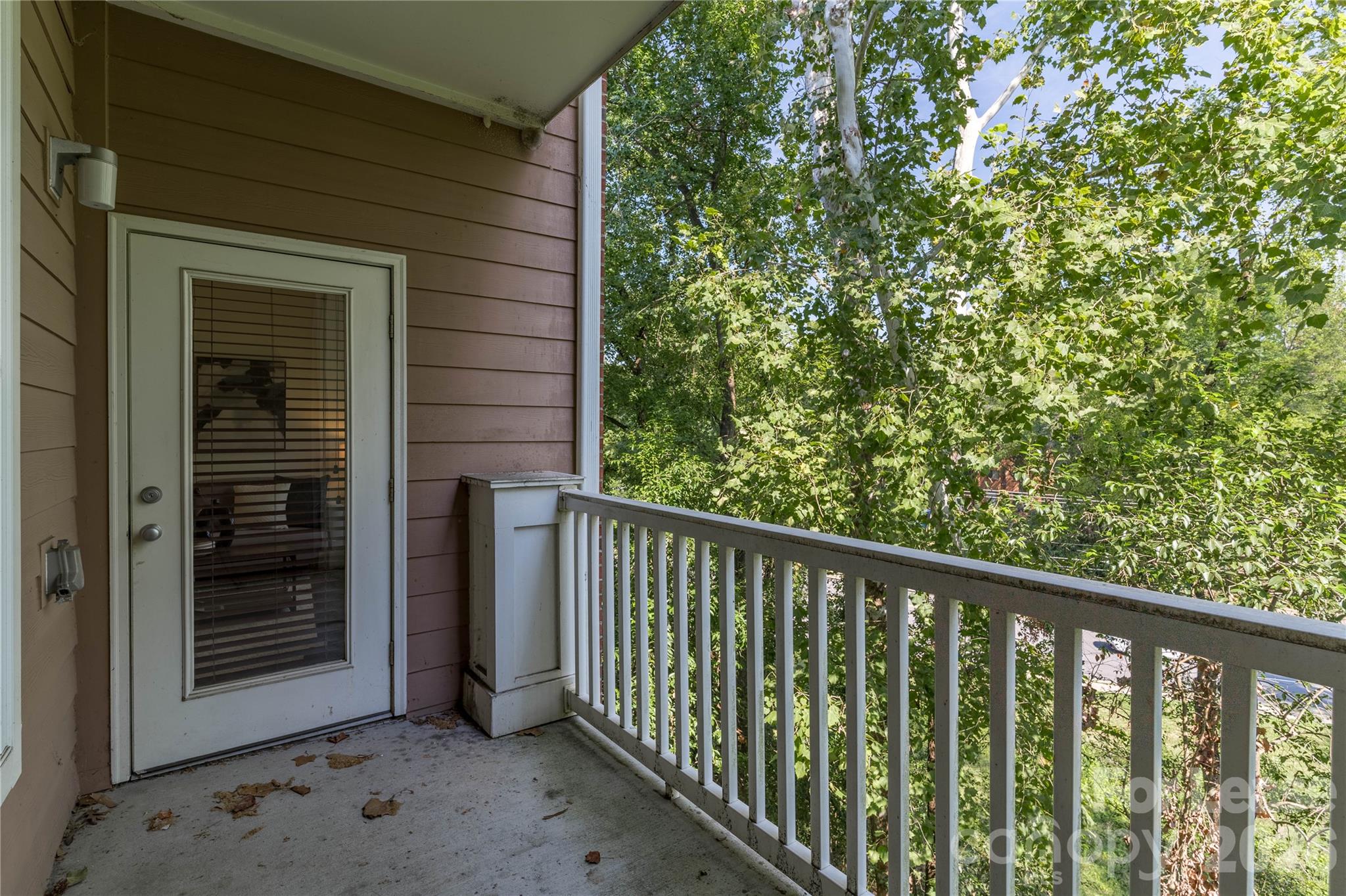 1000 E Woodlawn Road 217 Property Photo 17