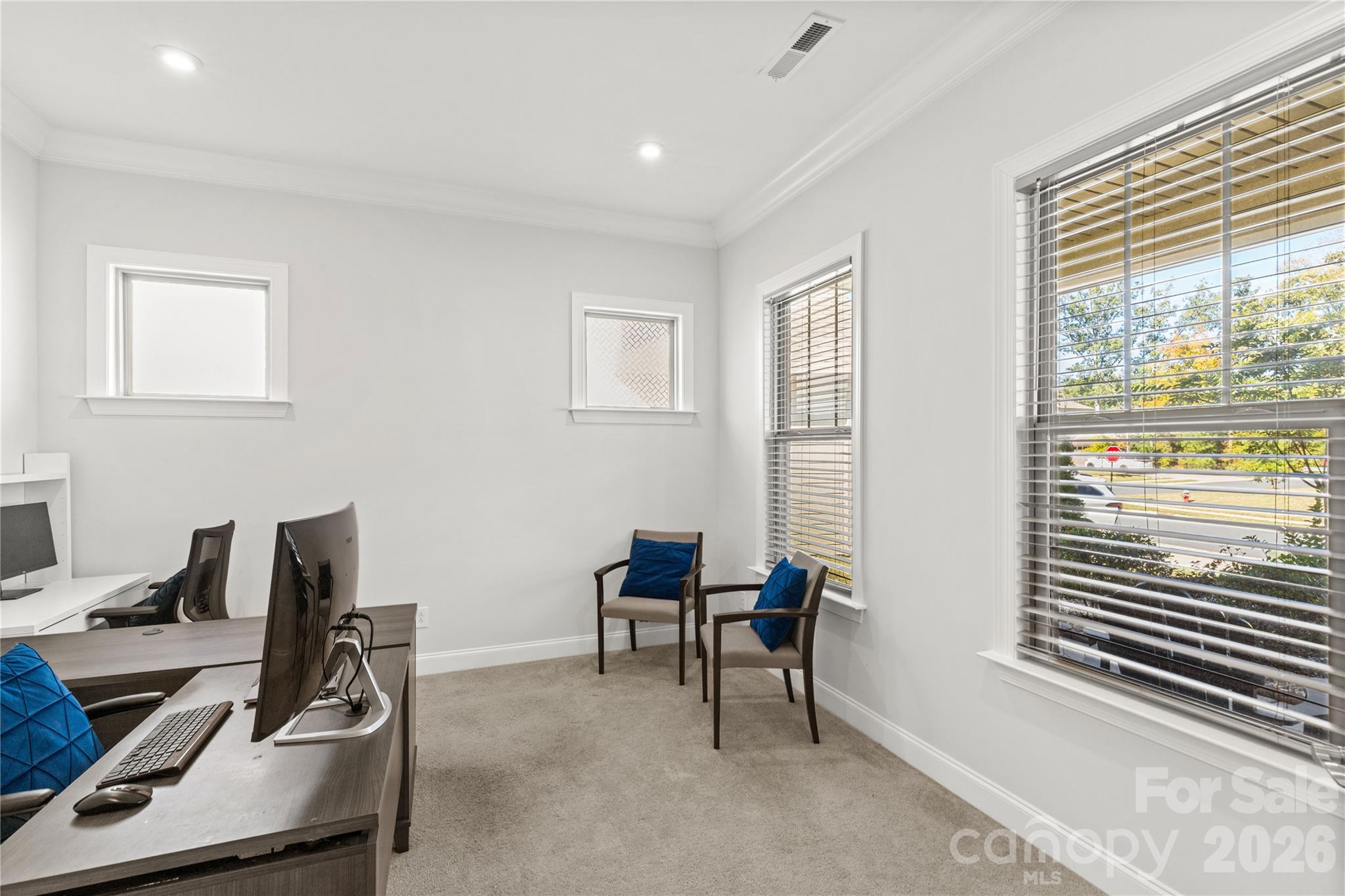 5616 Regal Way Property Photo 6