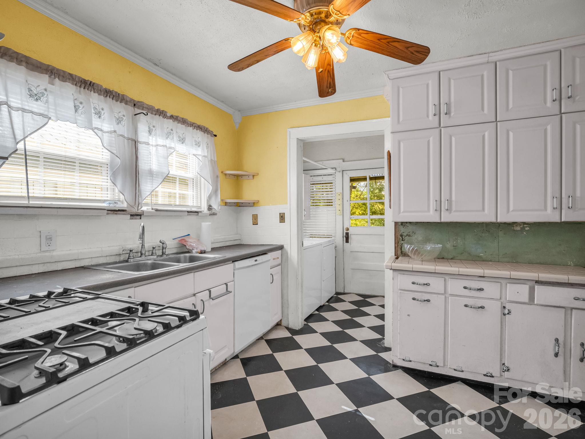 82 Blue Ridge Avenue Property Photo 25