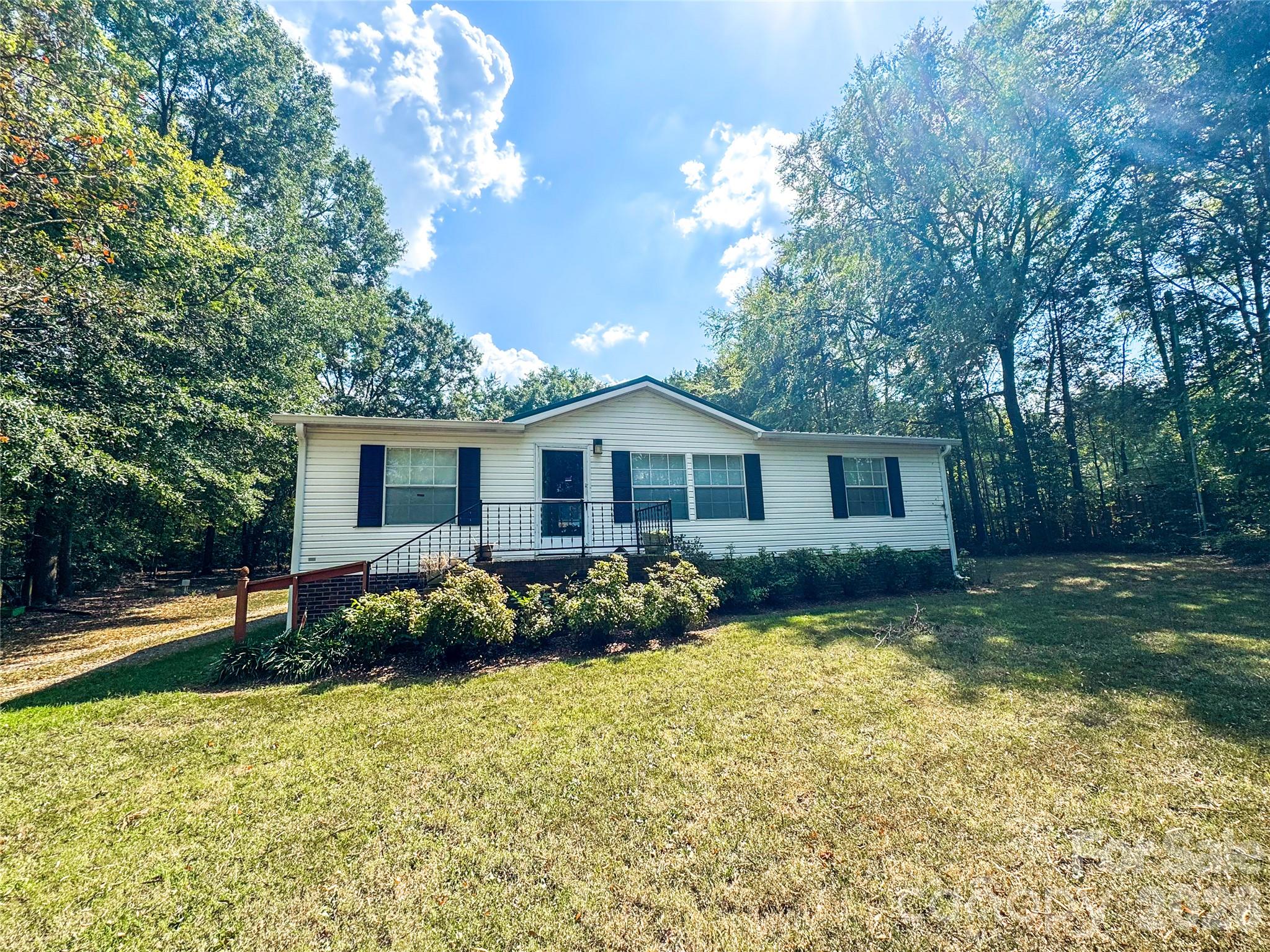 4103 Pebblebrook Circle Property Photo 1