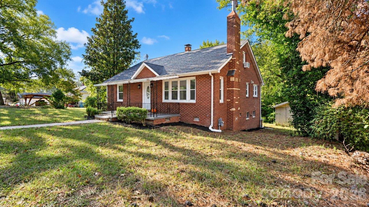 205 Sunrise Avenue Property Photo 1