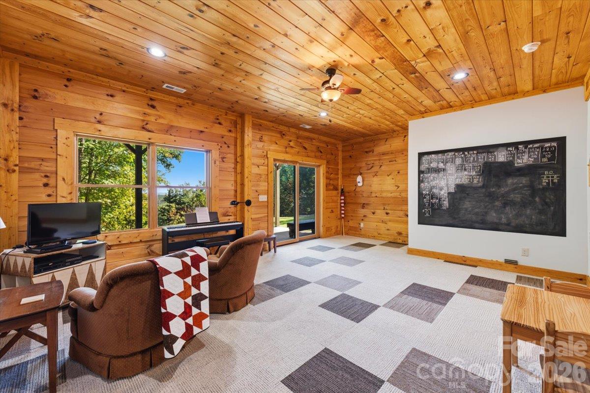 1016 Horizon Trail Property Photo 39
