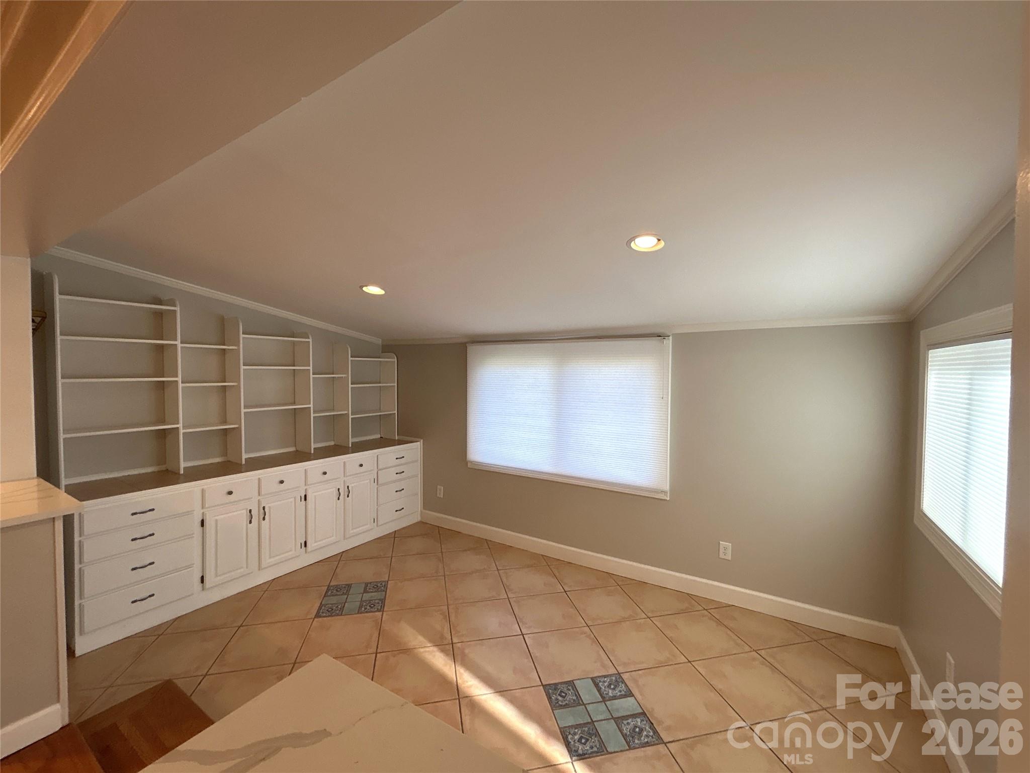 4911 Fairheath Road Property Photo 4