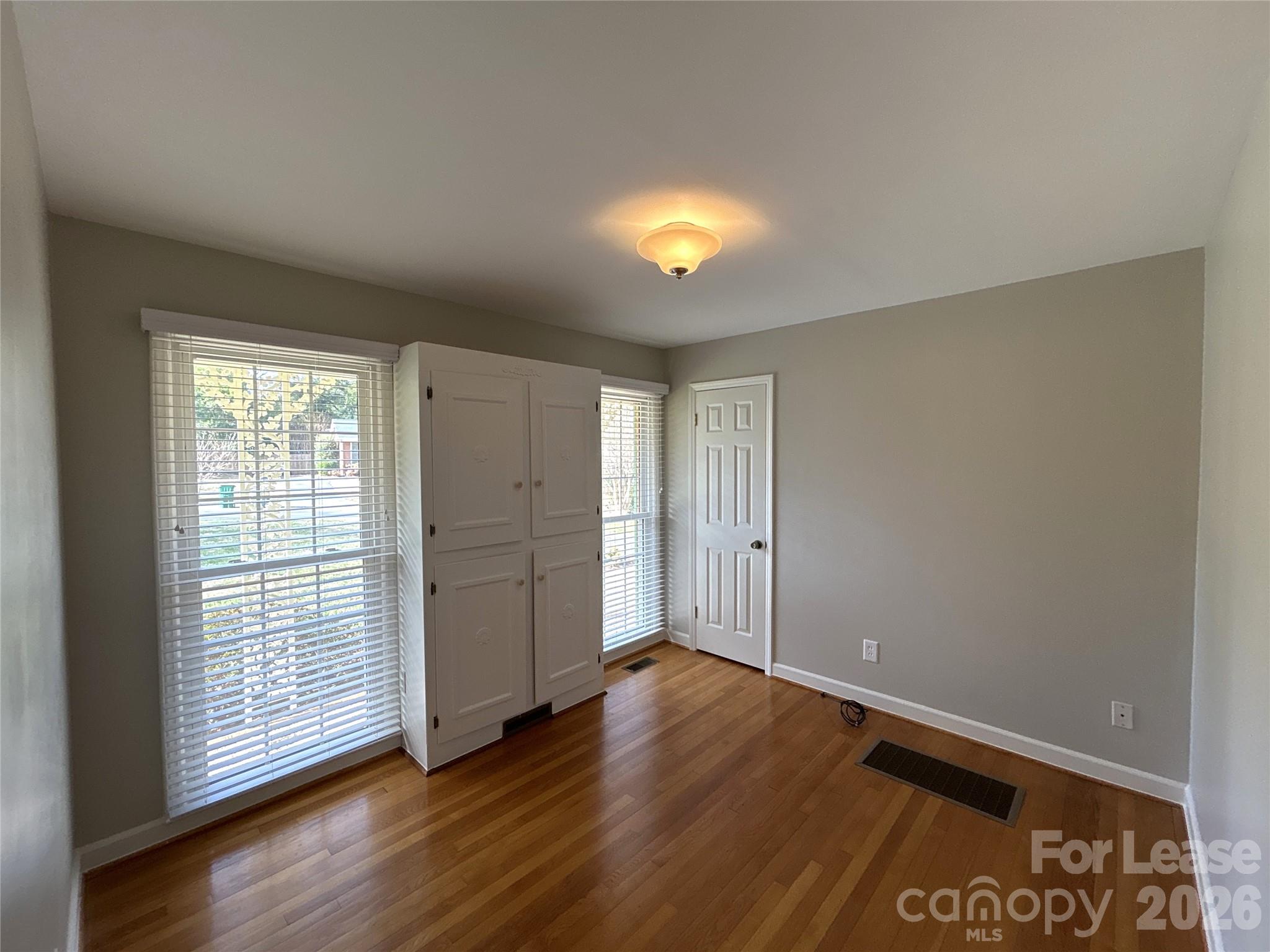 4911 Fairheath Road Property Photo 9