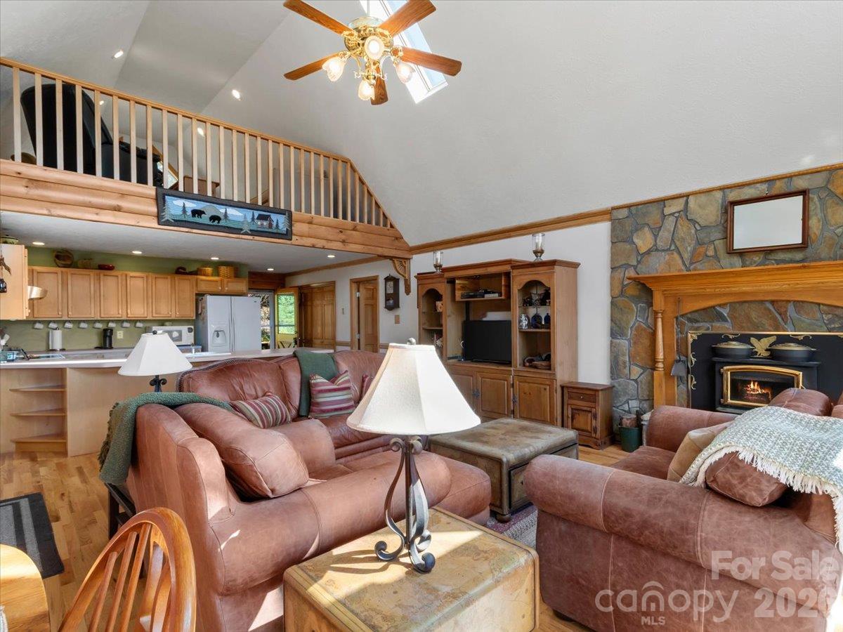 807 Pine Tree Road Property Photo 14