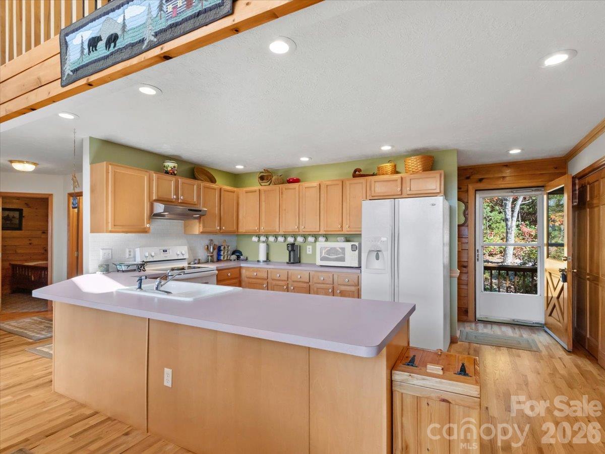 807 Pine Tree Road Property Photo 21