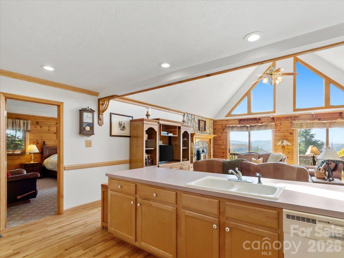 807 Pine Tree Road Property Photo 24