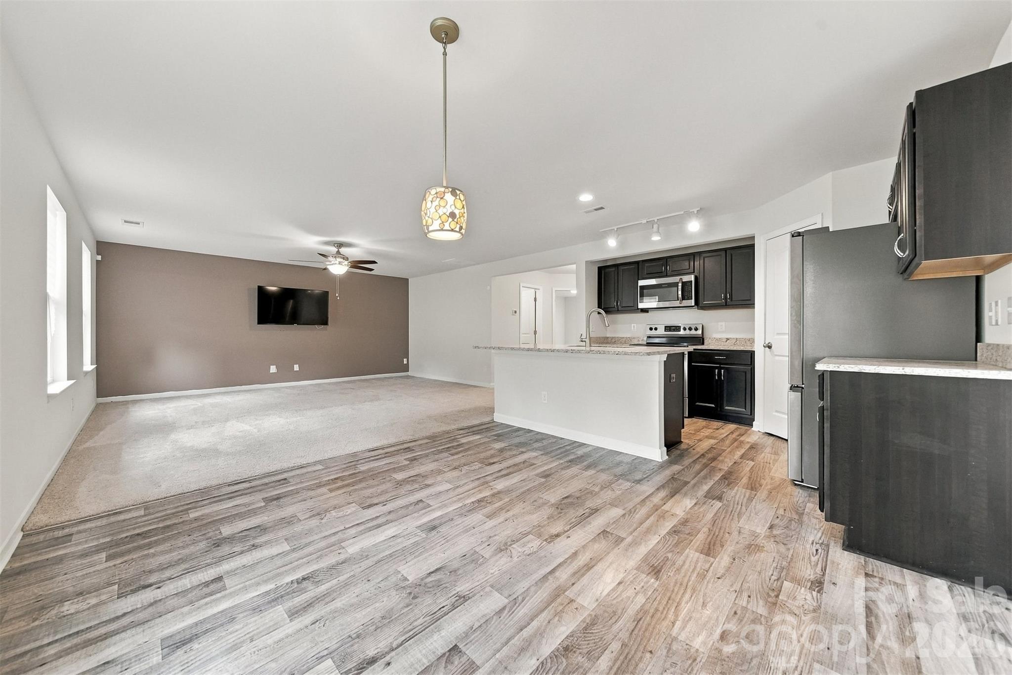 929 Grace Street Property Photo 3