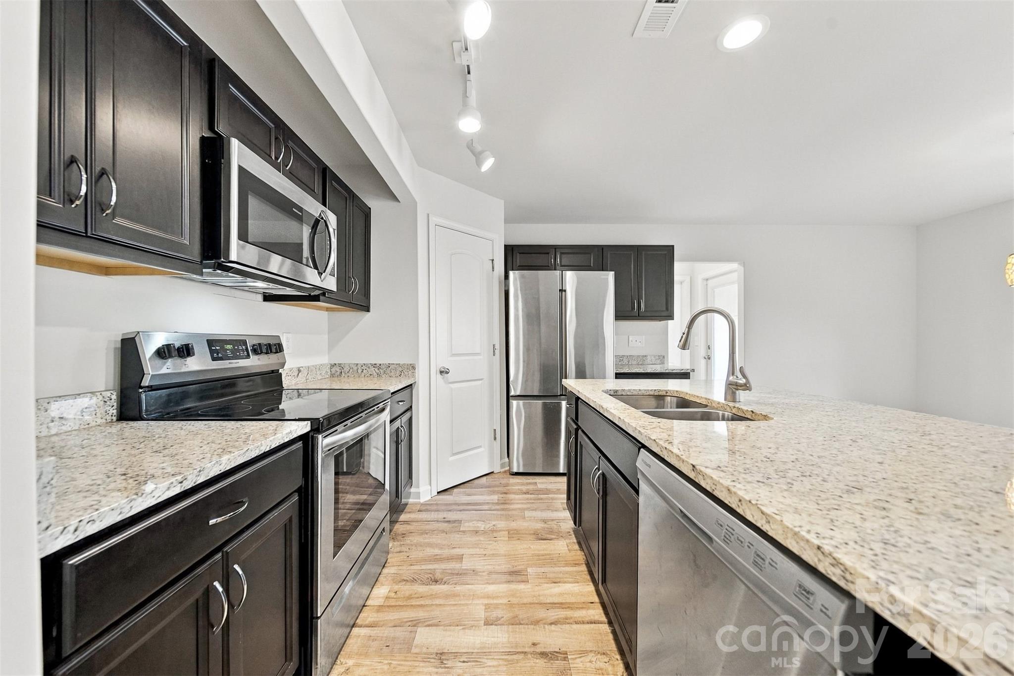 929 Grace Street Property Photo 8