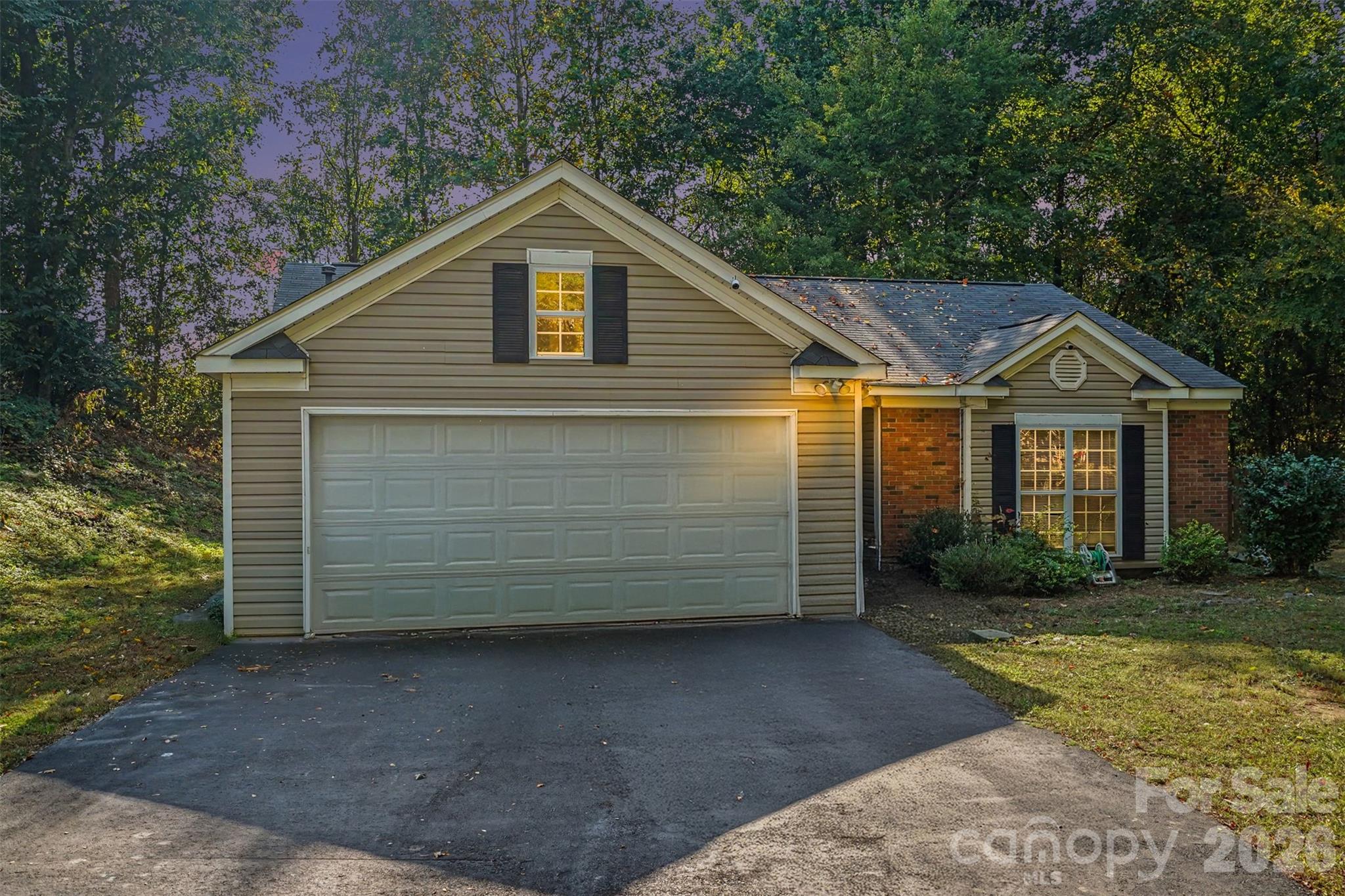 706 White Oak Lane Property Photo 1