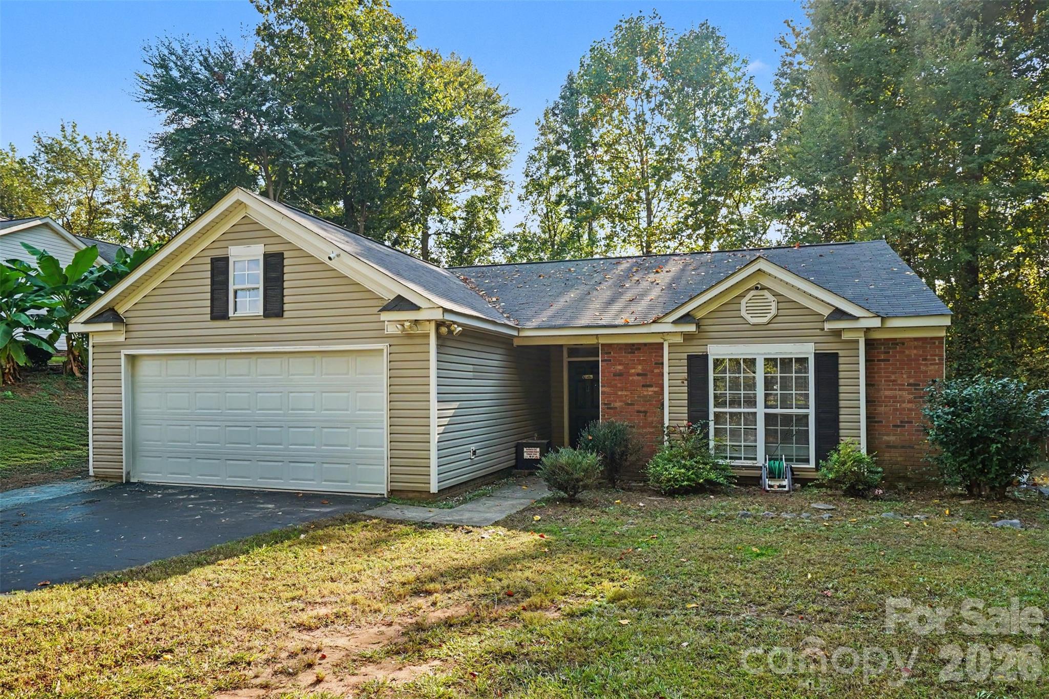 706 White Oak Lane Property Photo 3