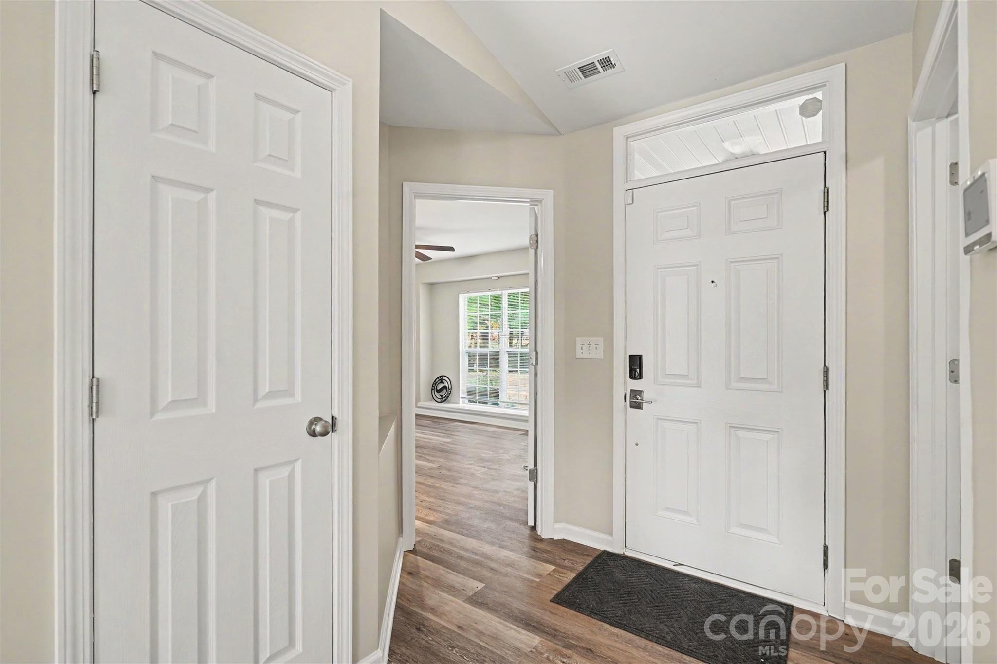 706 White Oak Lane Property Photo 6