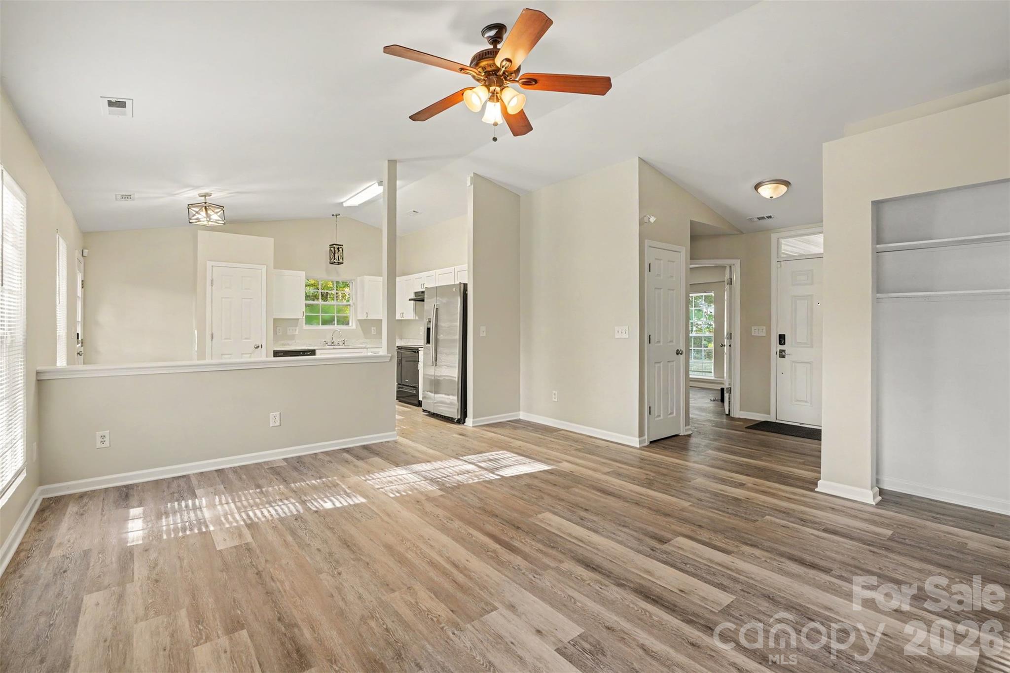 706 White Oak Lane Property Photo 8