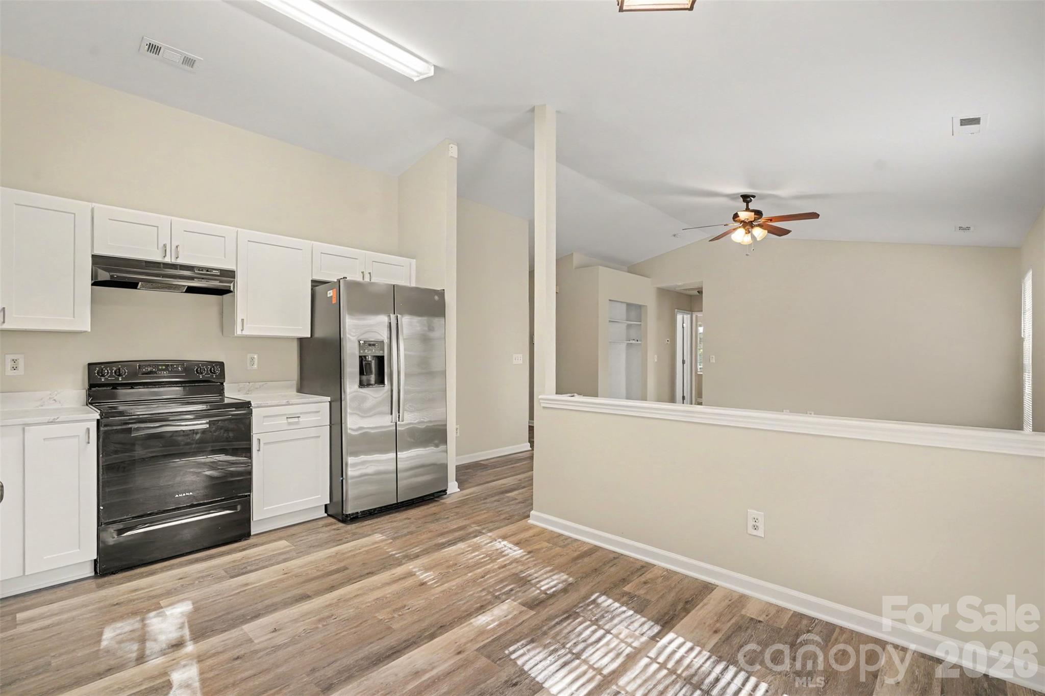 706 White Oak Lane Property Photo 14
