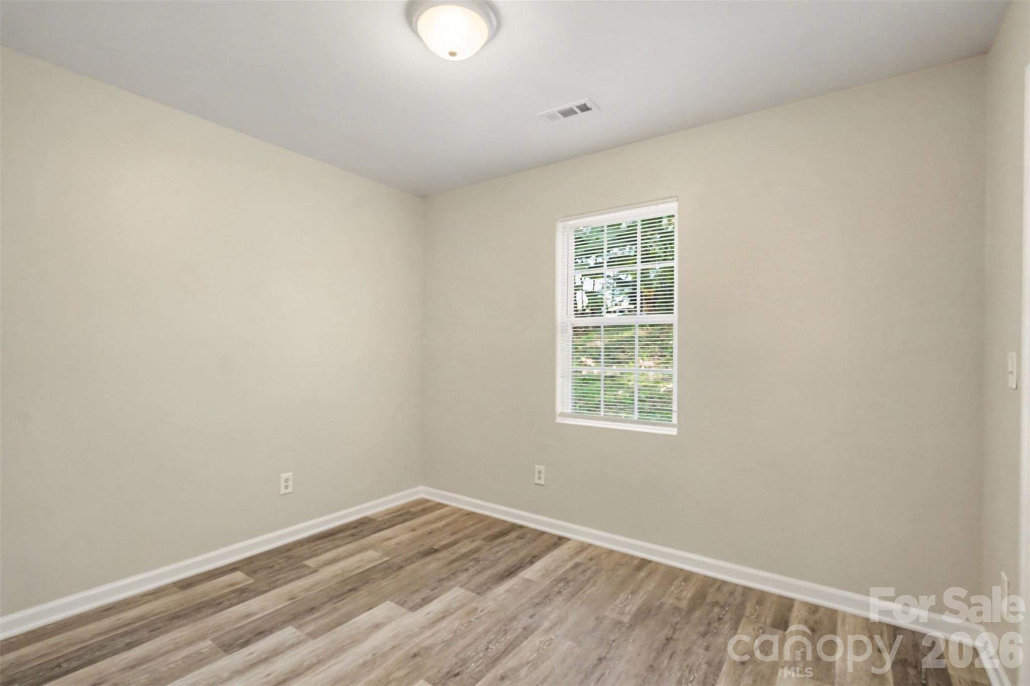706 White Oak Lane Property Photo 19