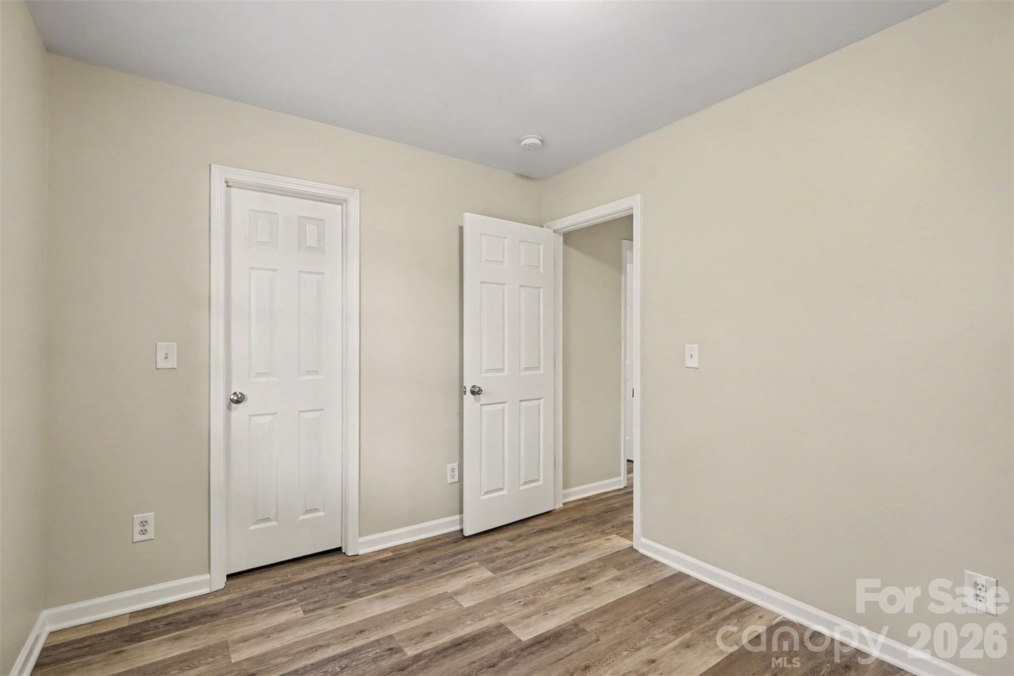 706 White Oak Lane Property Photo 20