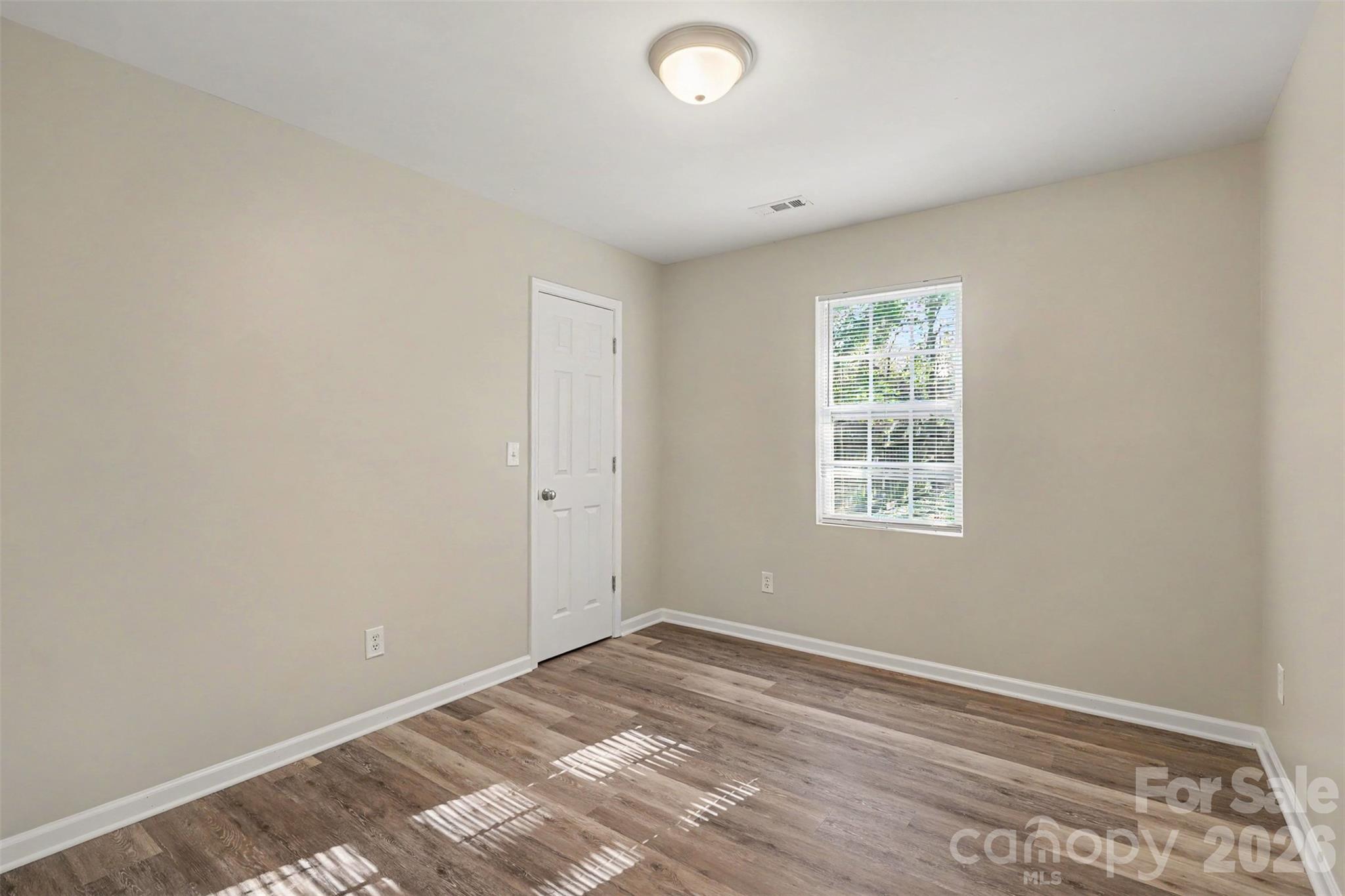 706 White Oak Lane Property Photo 21