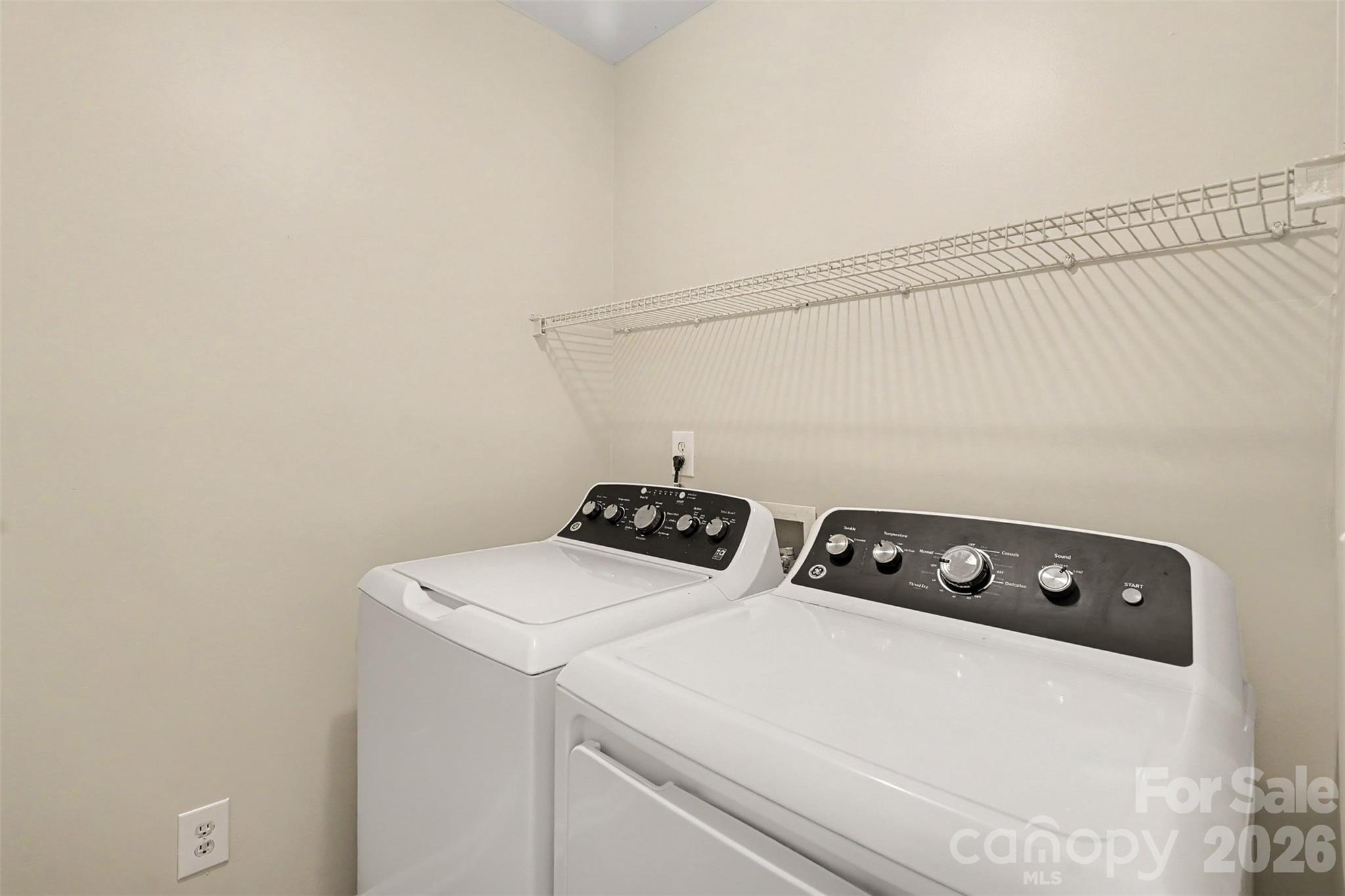 706 White Oak Lane Property Photo 23