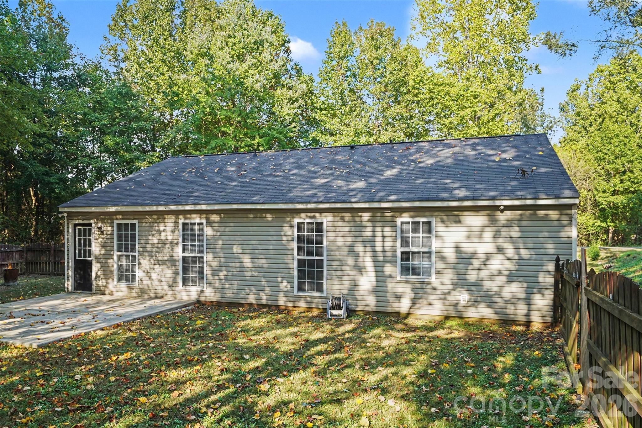 706 White Oak Lane Property Photo 27