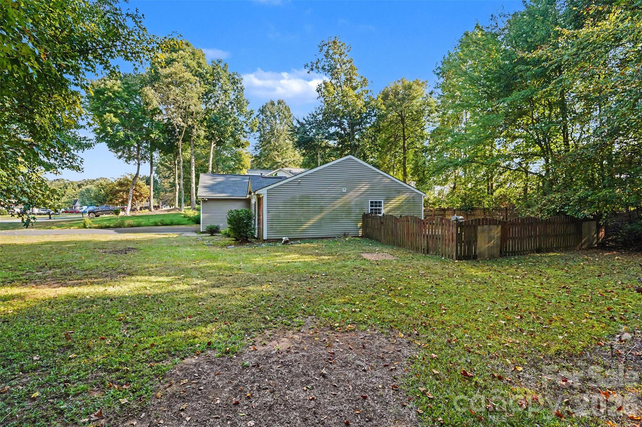 706 White Oak Lane Property Photo 29