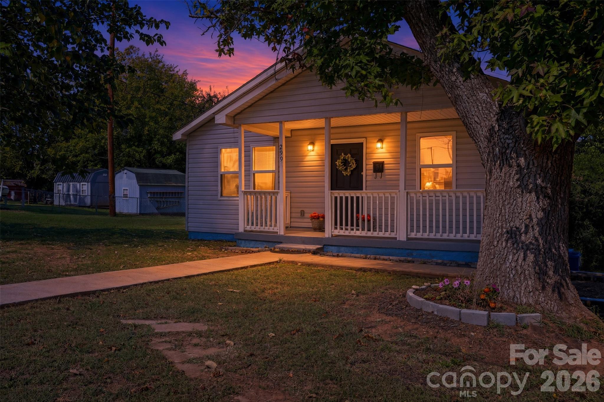 2996 1st Avenue Property Photo 1