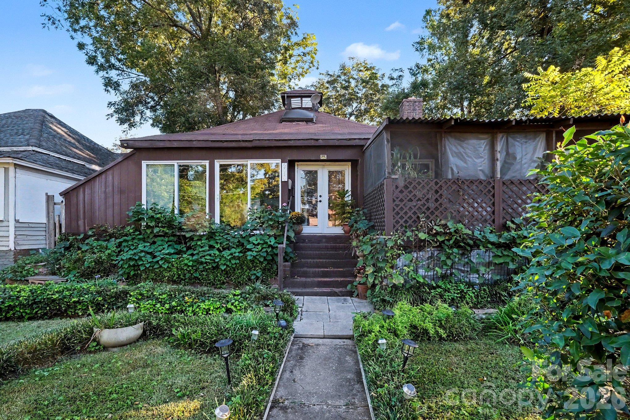 2014 Trade Street Property Photo 7