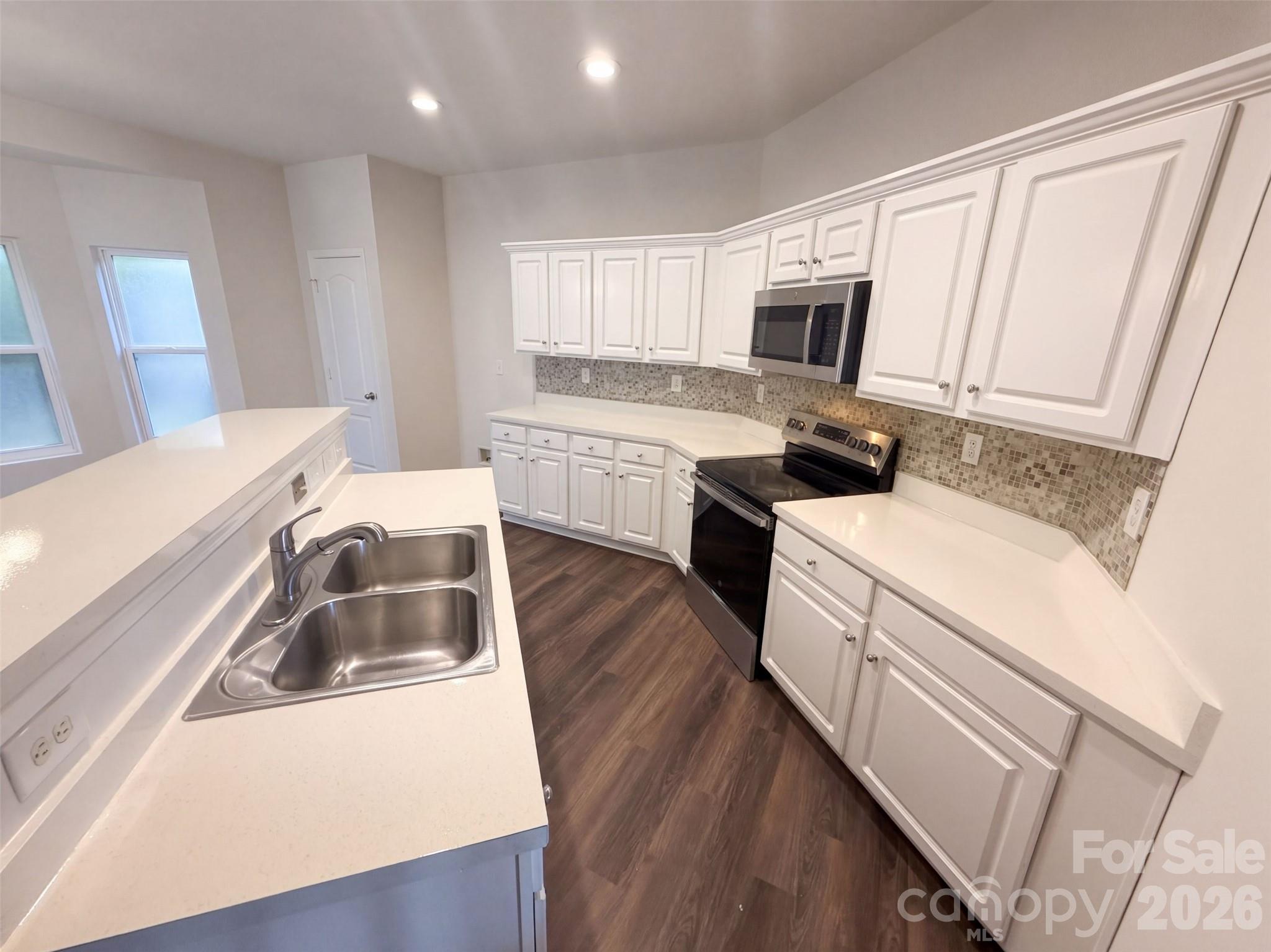 5005 Manchineel Lane Property Photo 8