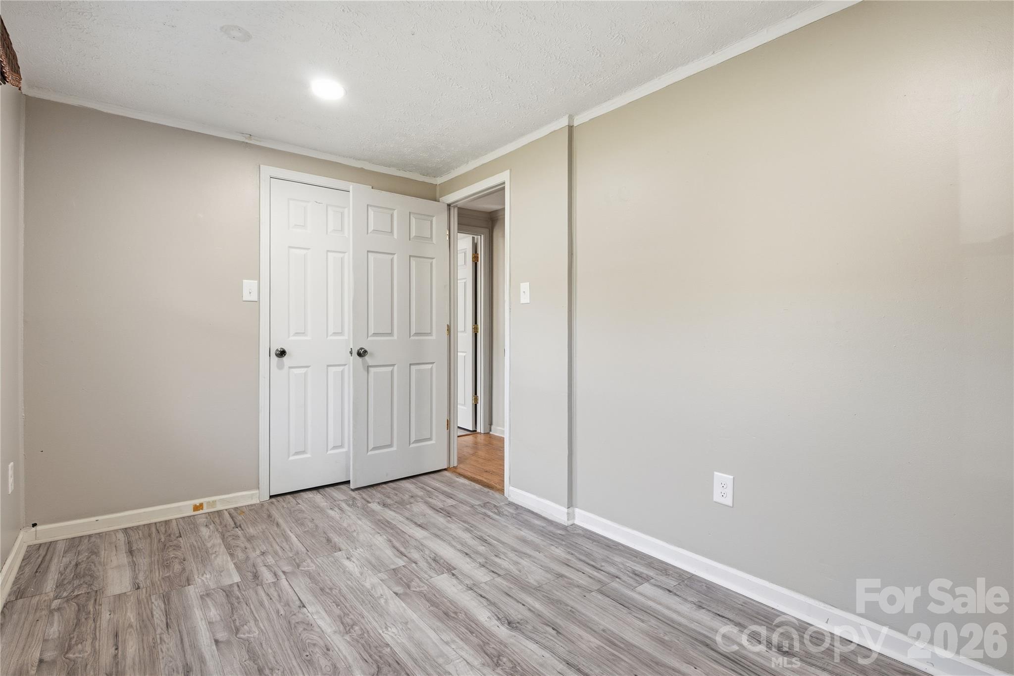 690 Rama Wood Drive Property Photo 4