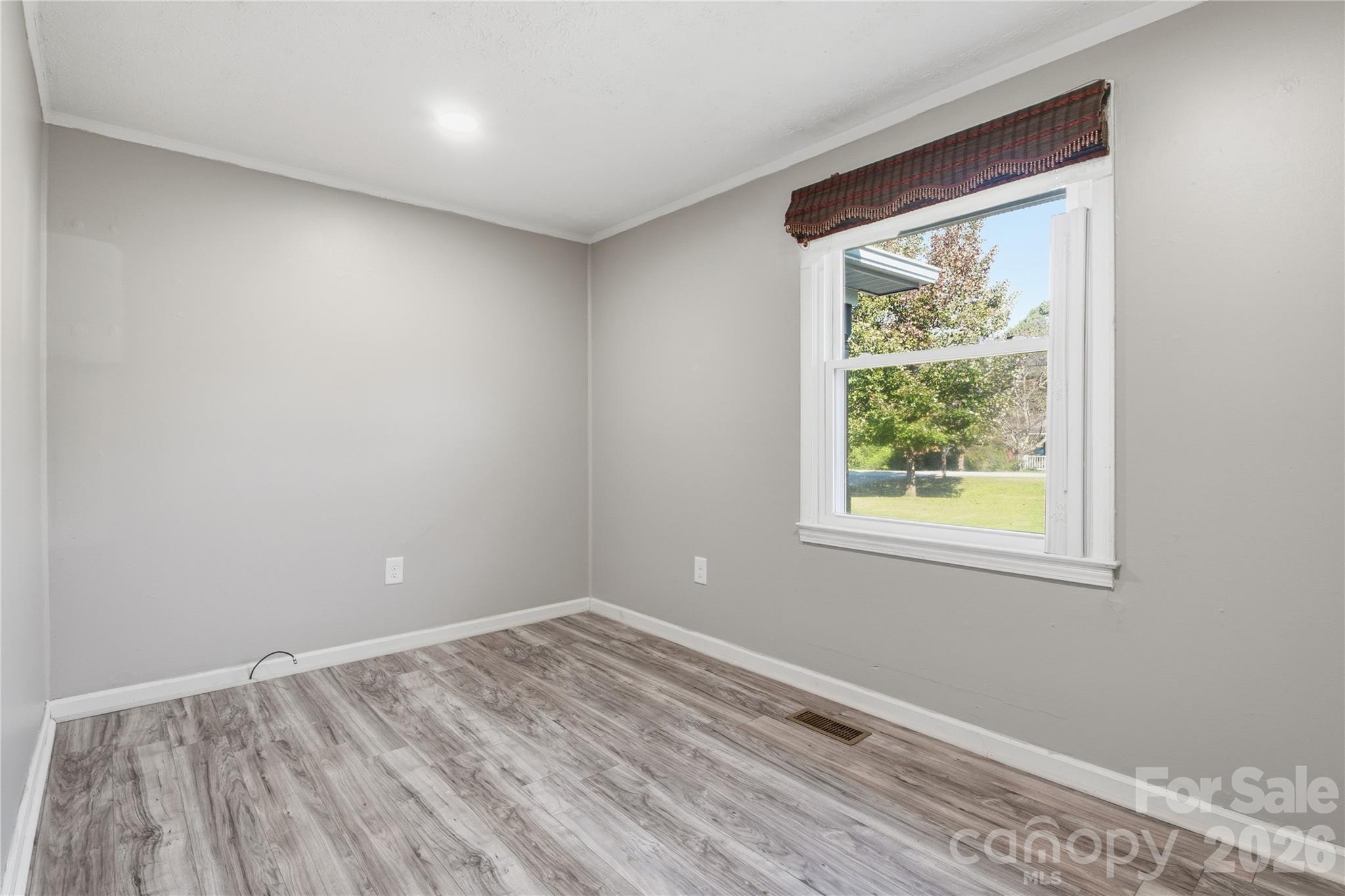 690 Rama Wood Drive Property Photo 5
