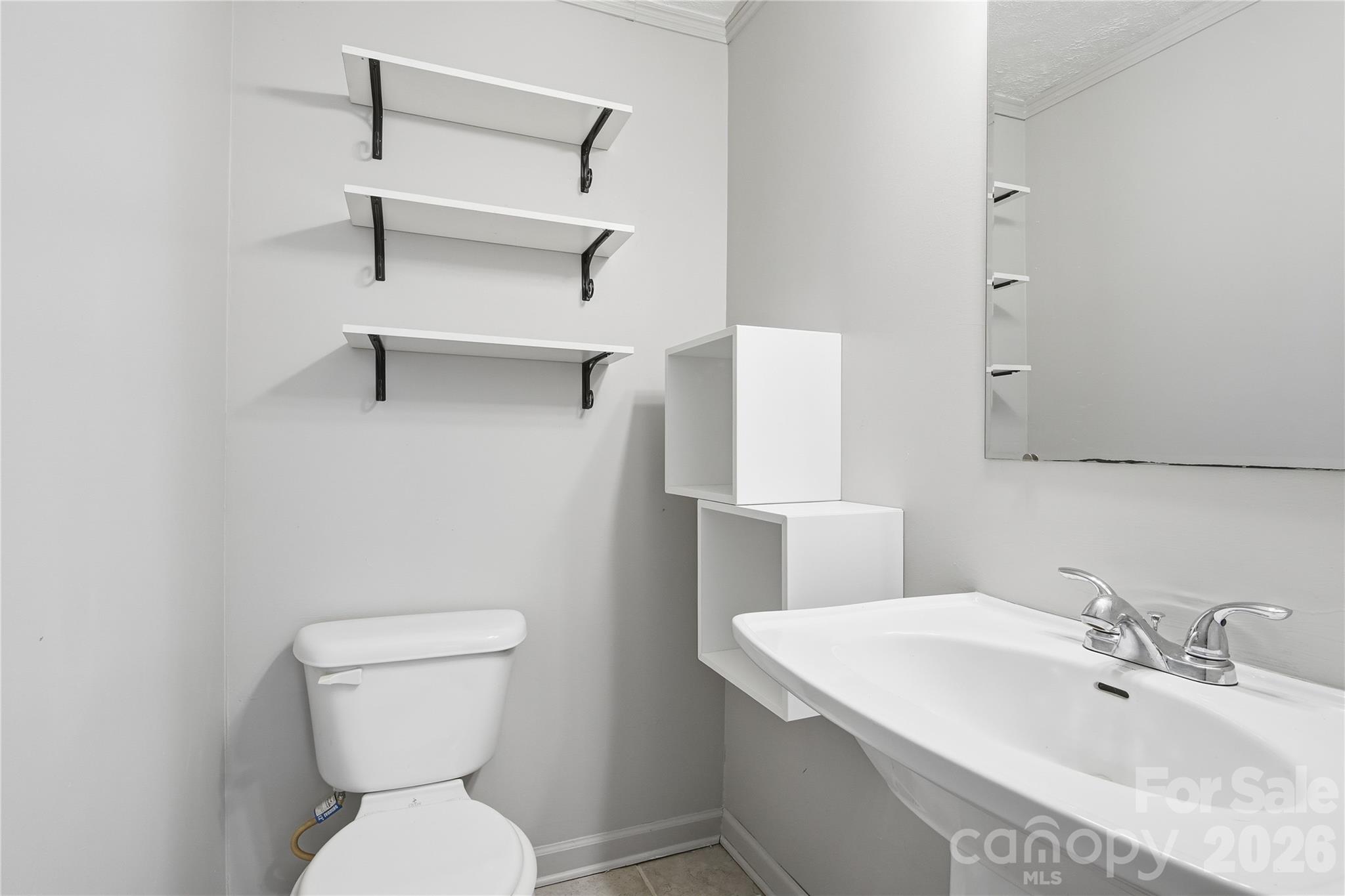 690 Rama Wood Drive Property Photo 9