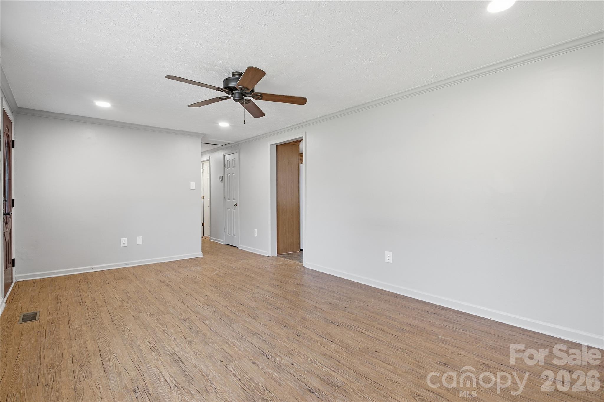 690 Rama Wood Drive Property Photo 14