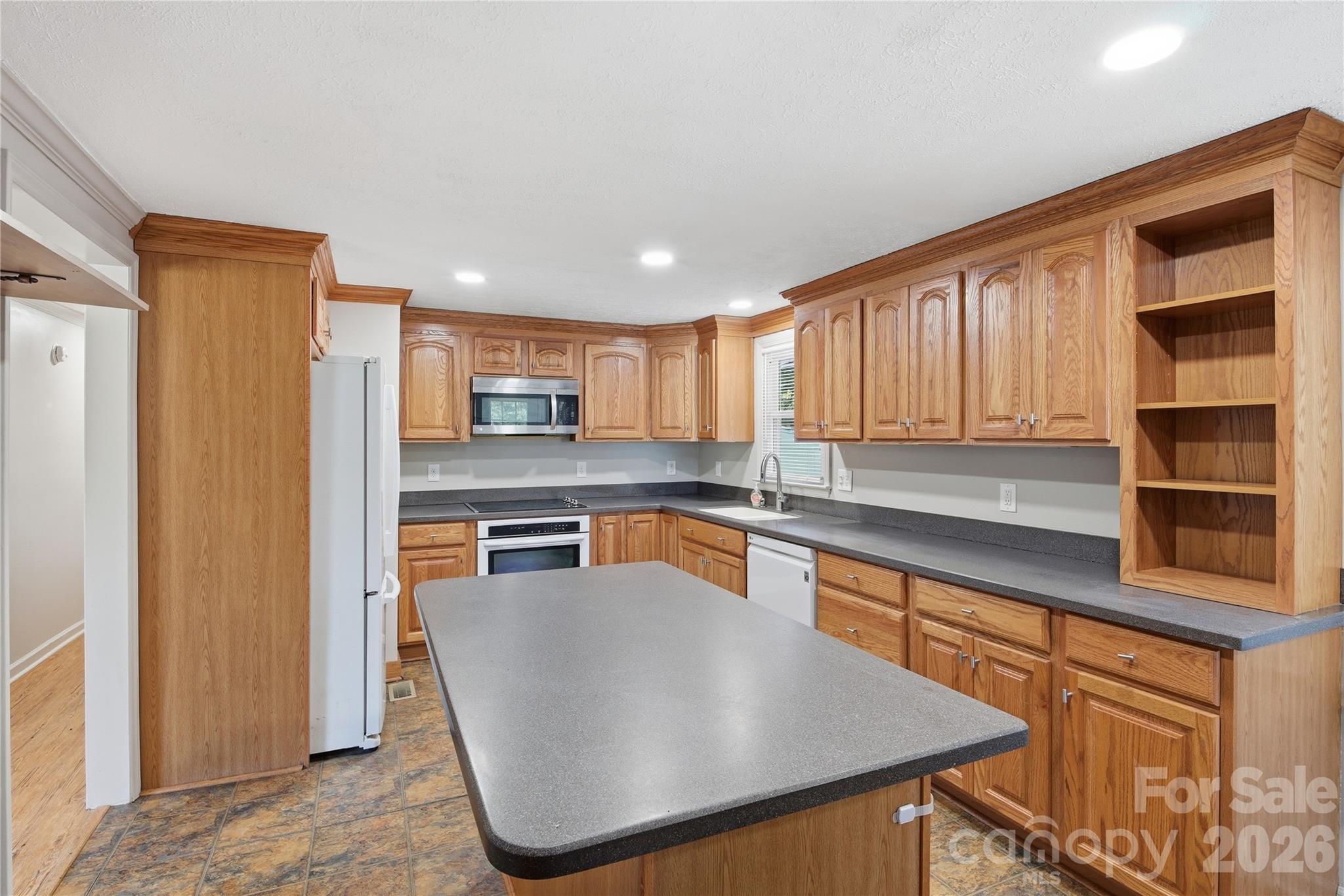 690 Rama Wood Drive Property Photo 16