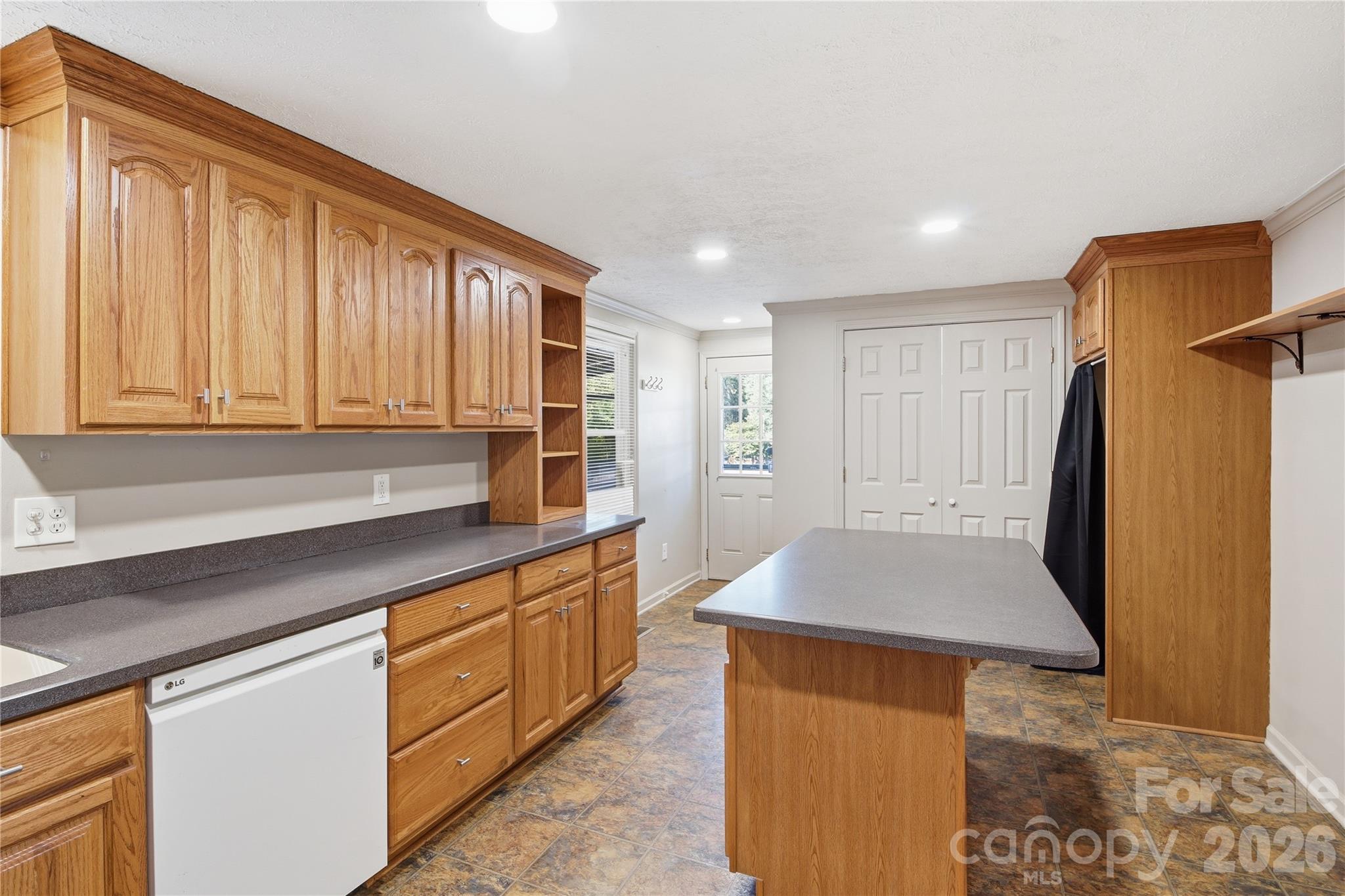 690 Rama Wood Drive Property Photo 17