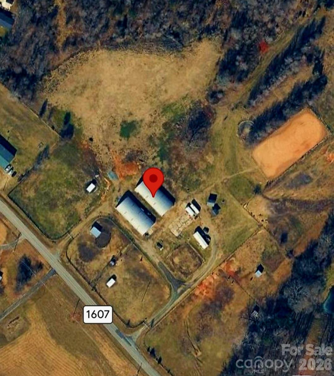702 Ike Lynch Road Property Photo 1