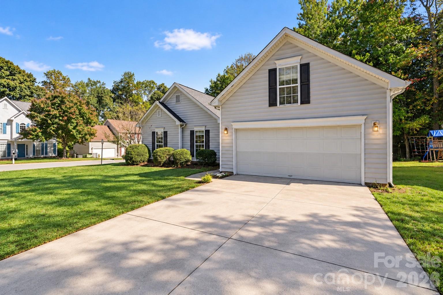 131 Devon Forest Drive Property Photo 4