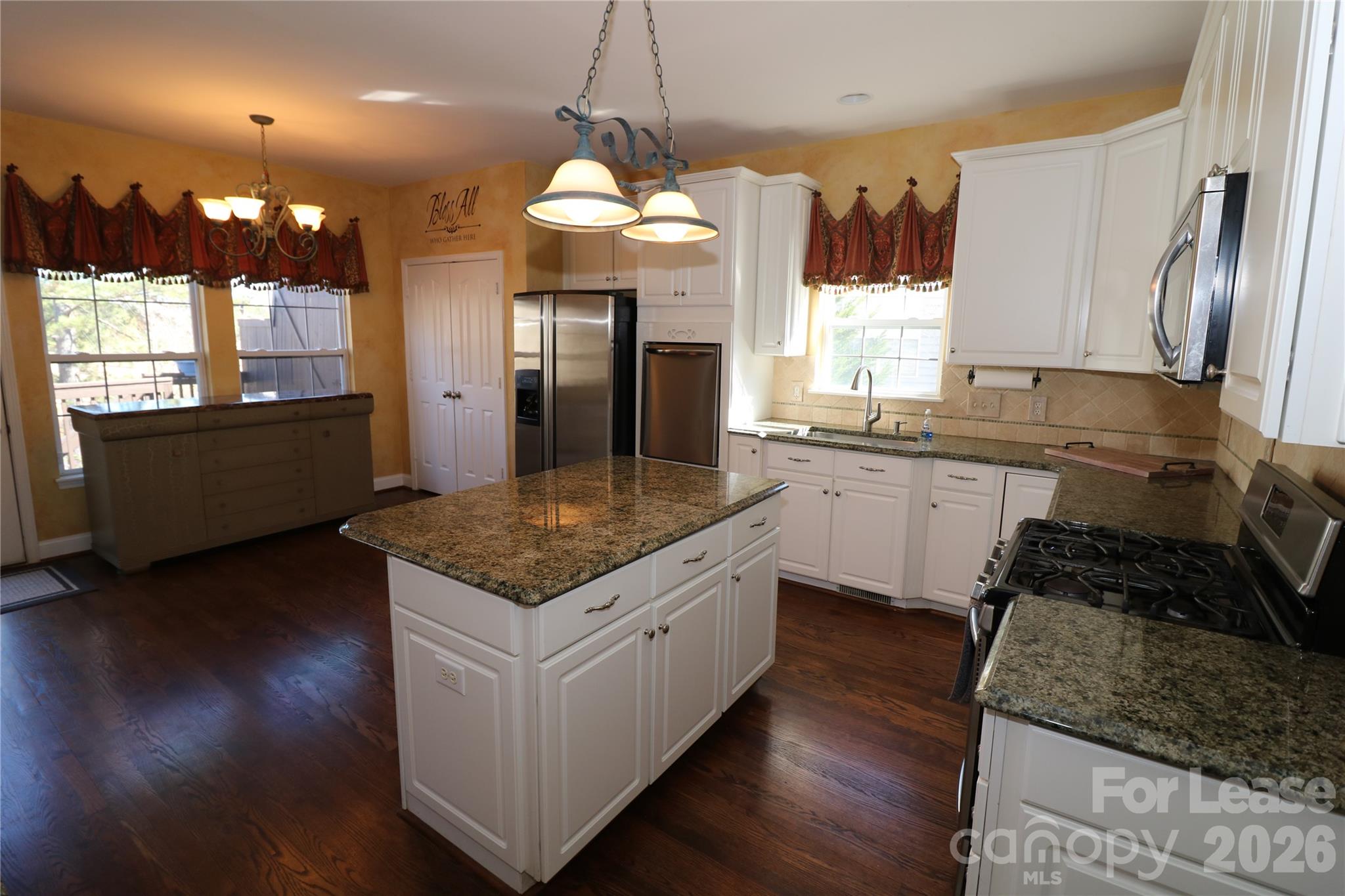 7710 Ninth Fairway Lane Property Photo 3