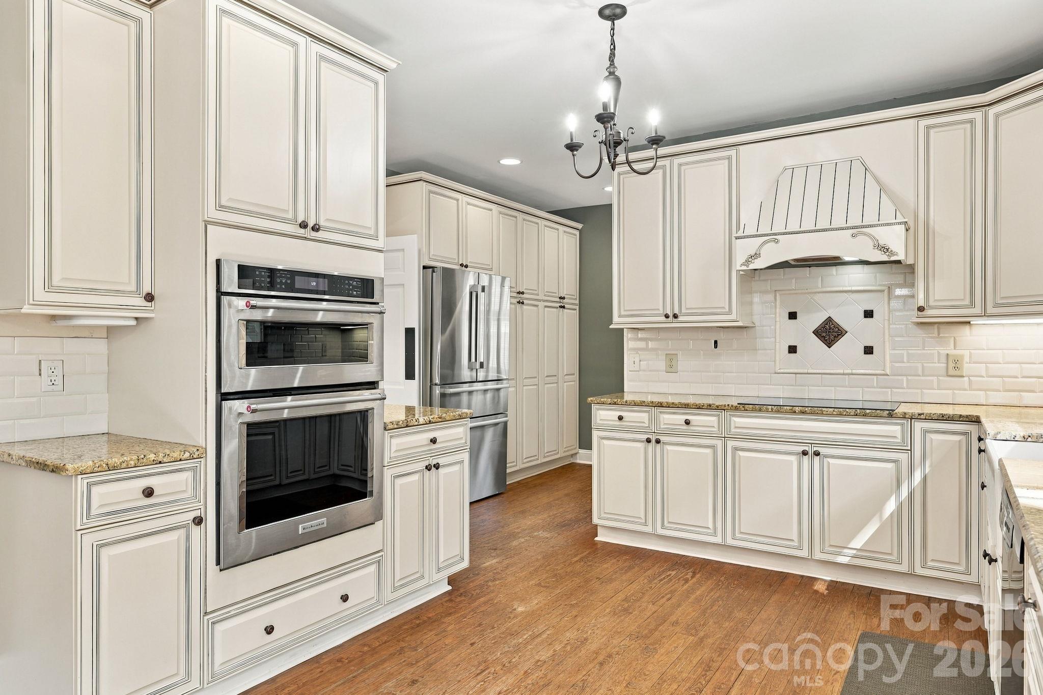 259 Sunset Street Property Photo 5
