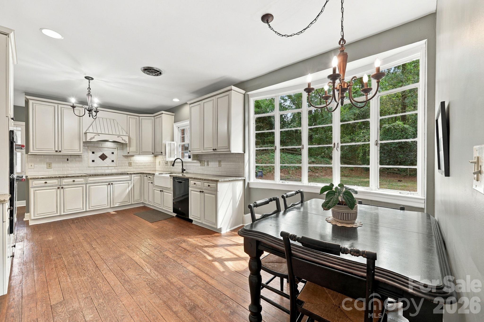 259 Sunset Street Property Photo 7