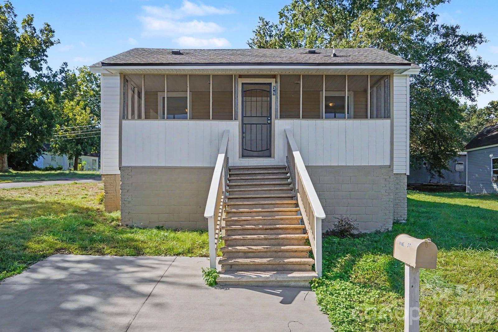 38 Pine Street Property Photo 1