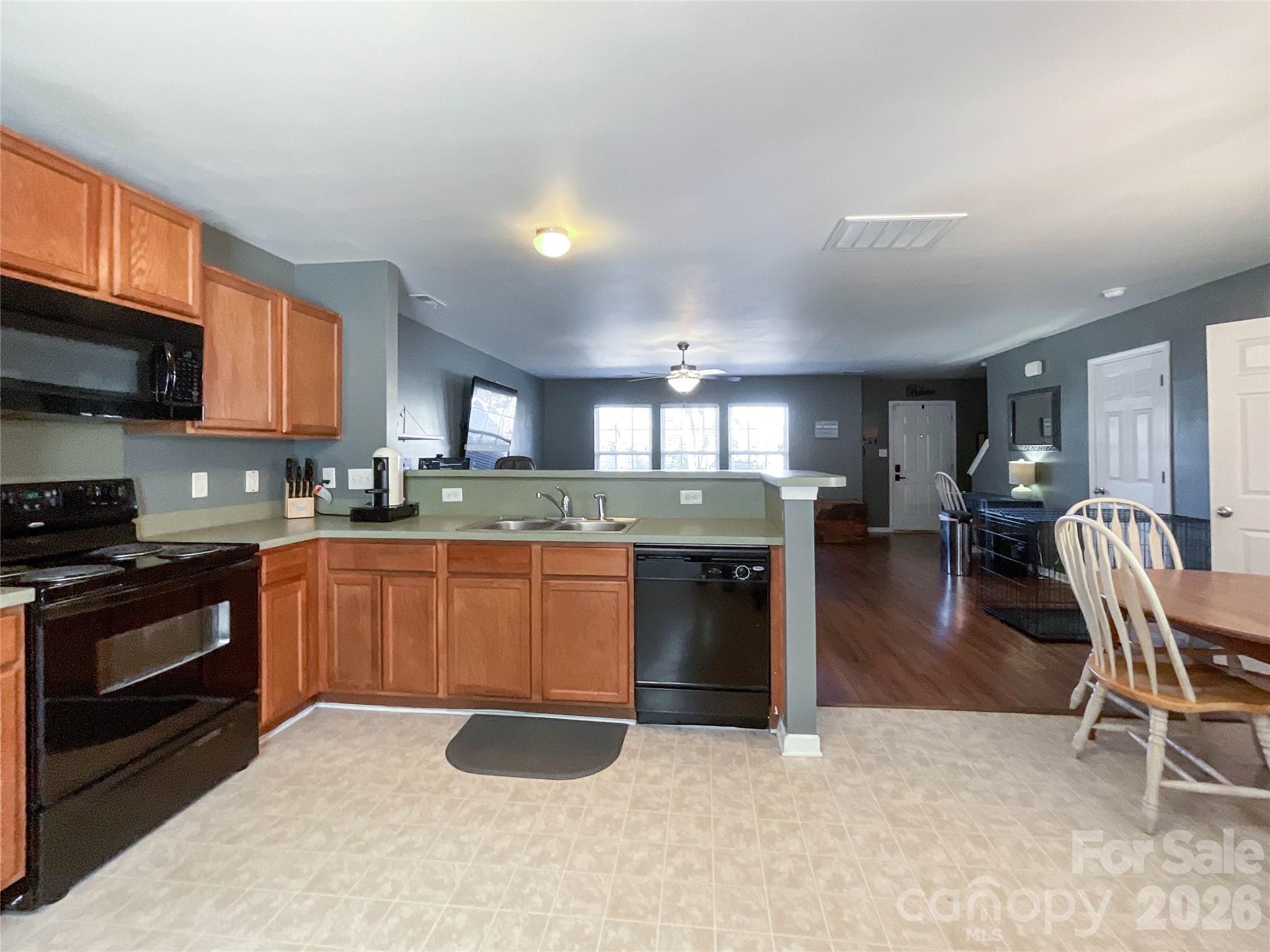 852 Tj Drive Property Photo 10