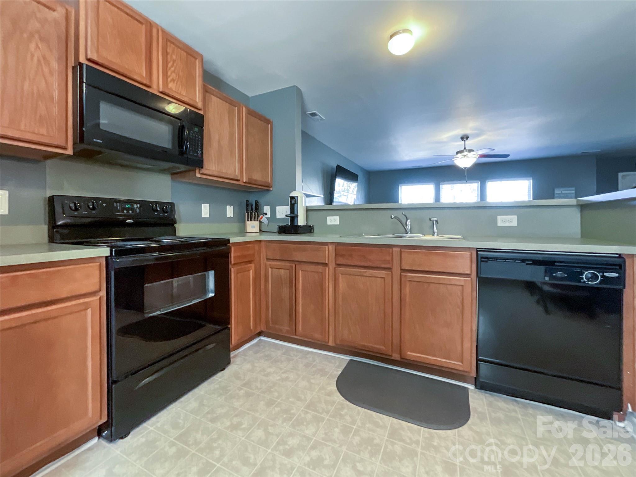 852 Tj Drive Property Photo 11
