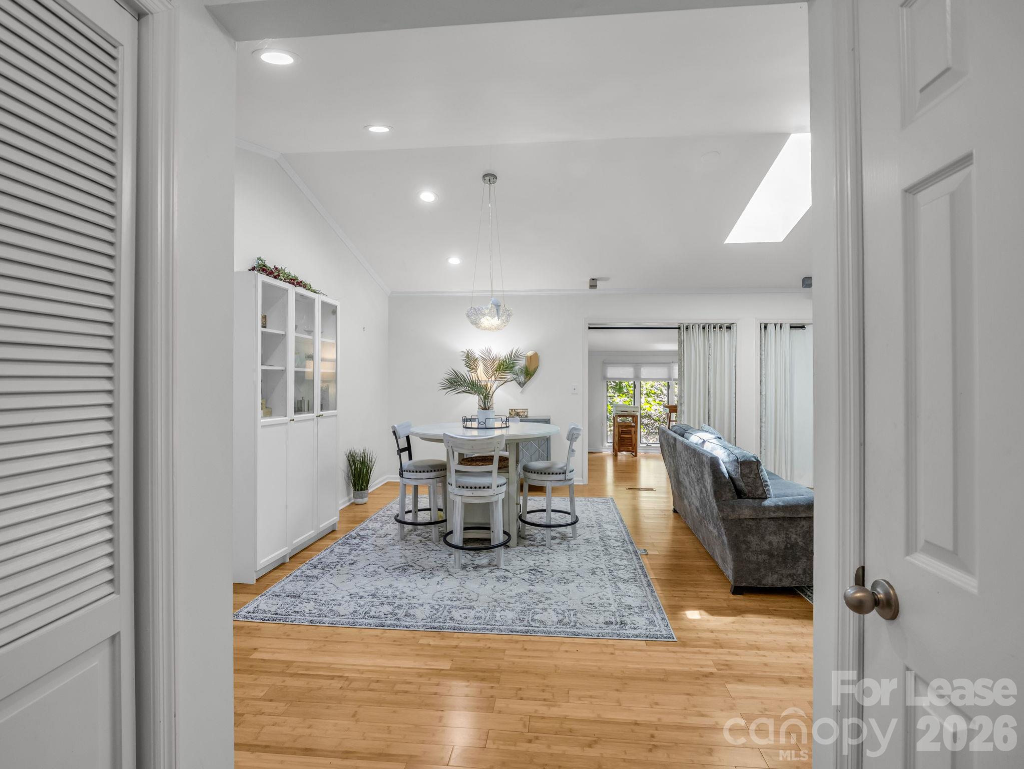 335 Melrose Avenue 111 Property Photo 6