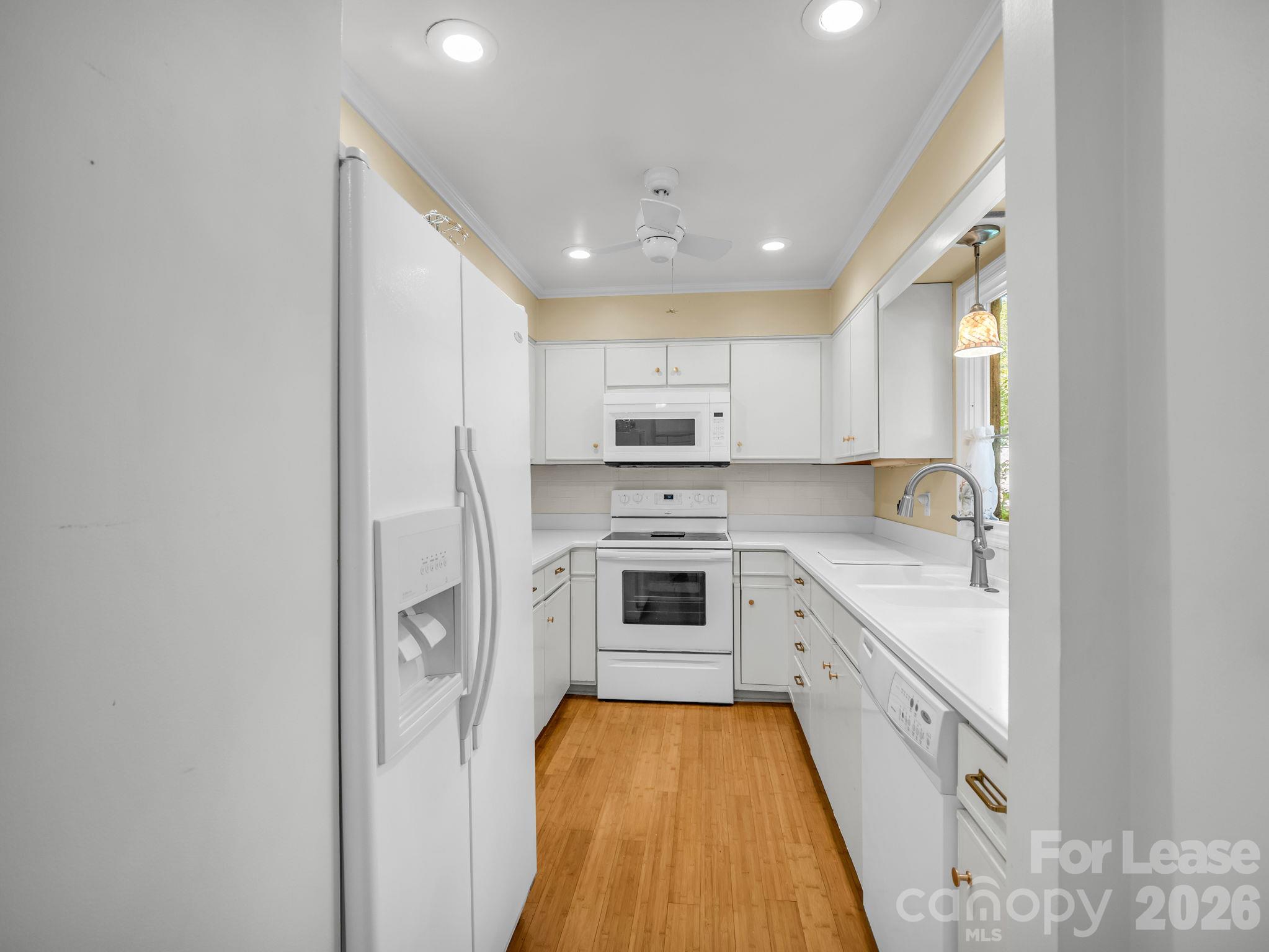 335 Melrose Avenue 111 Property Photo 7