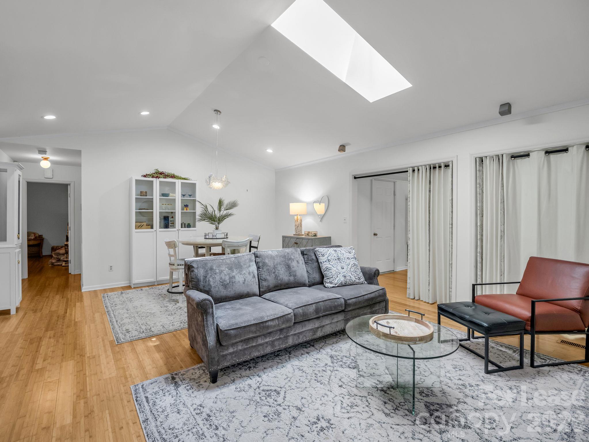 335 Melrose Avenue 111 Property Photo 17