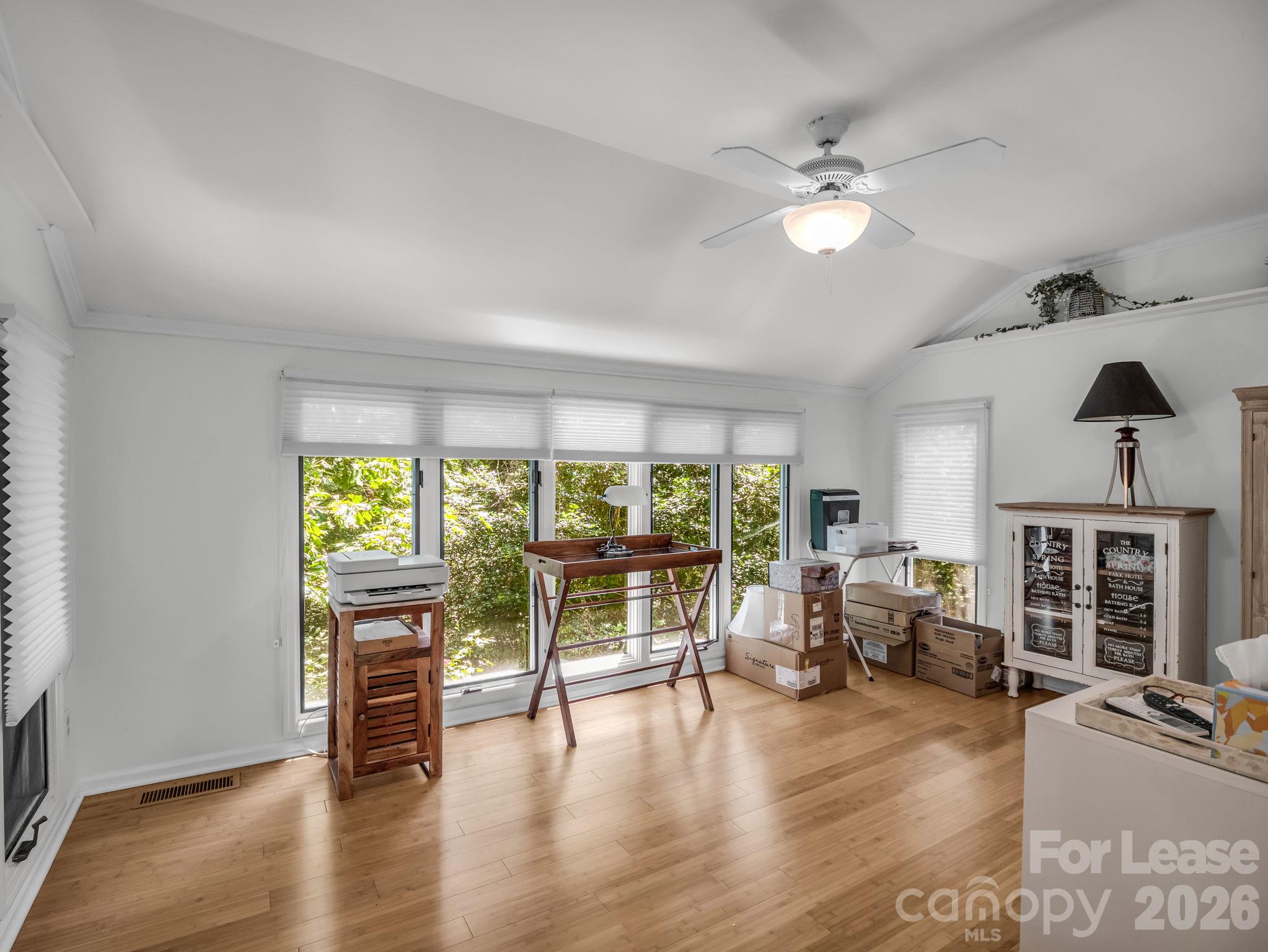 335 Melrose Avenue 111 Property Photo 18
