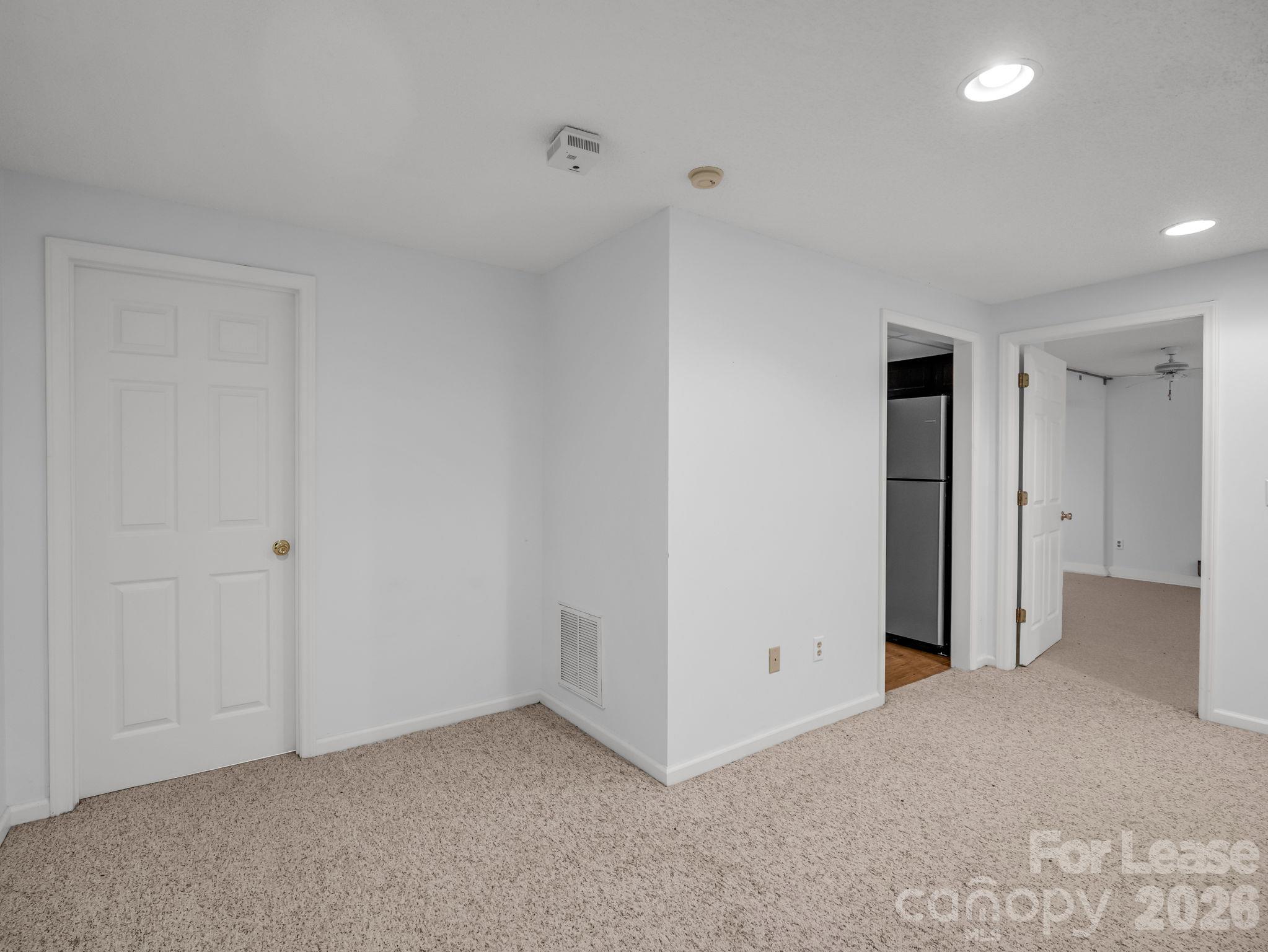 335 Melrose Avenue 111 Property Photo 29