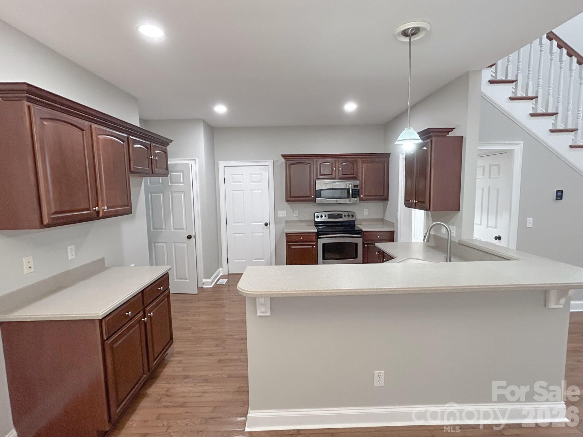 201 Colonel Holcombe Place Property Photo 6