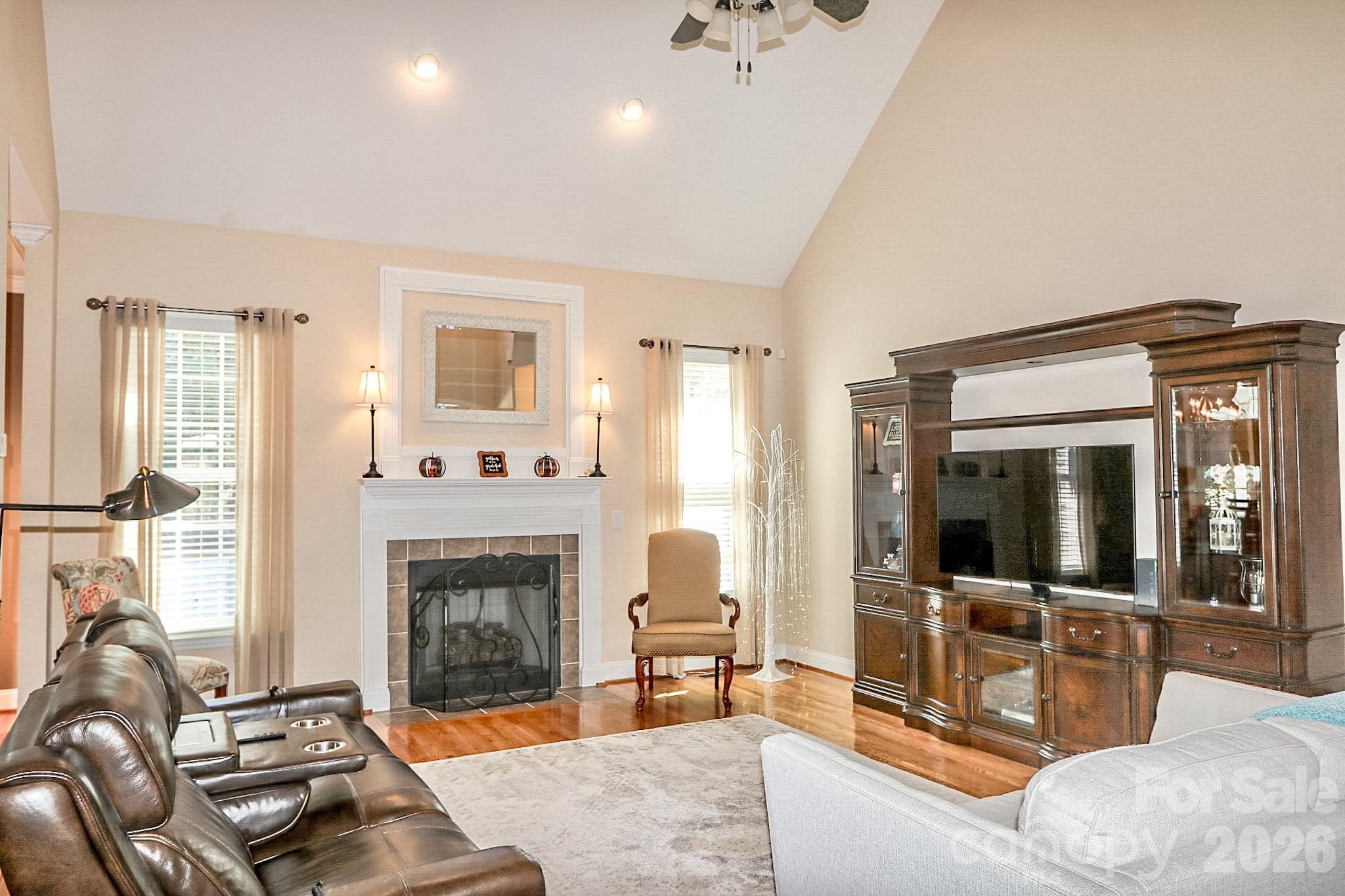 2122 Walnut Crossing Run Property Photo 4