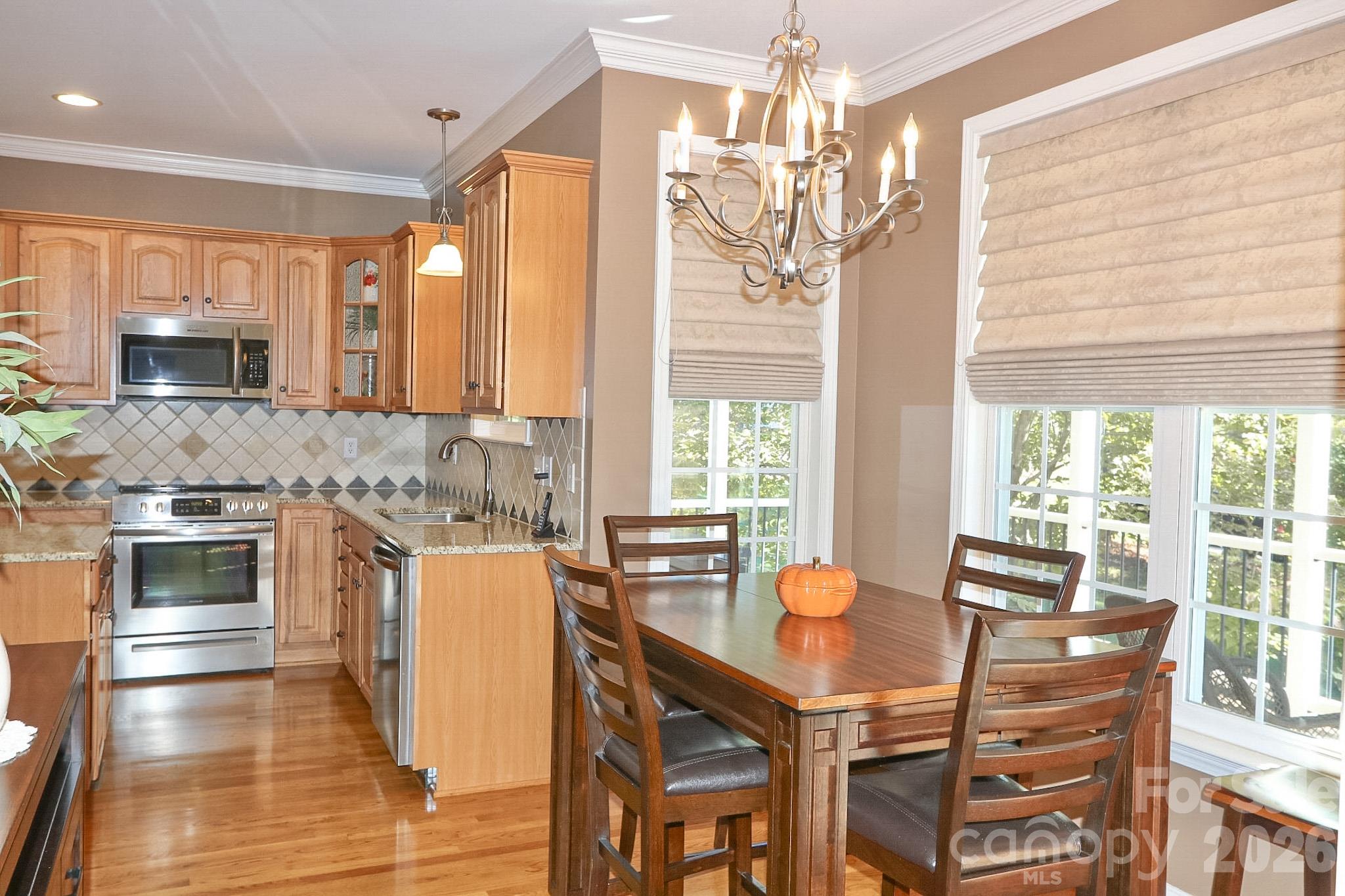 2122 Walnut Crossing Run Property Photo 10