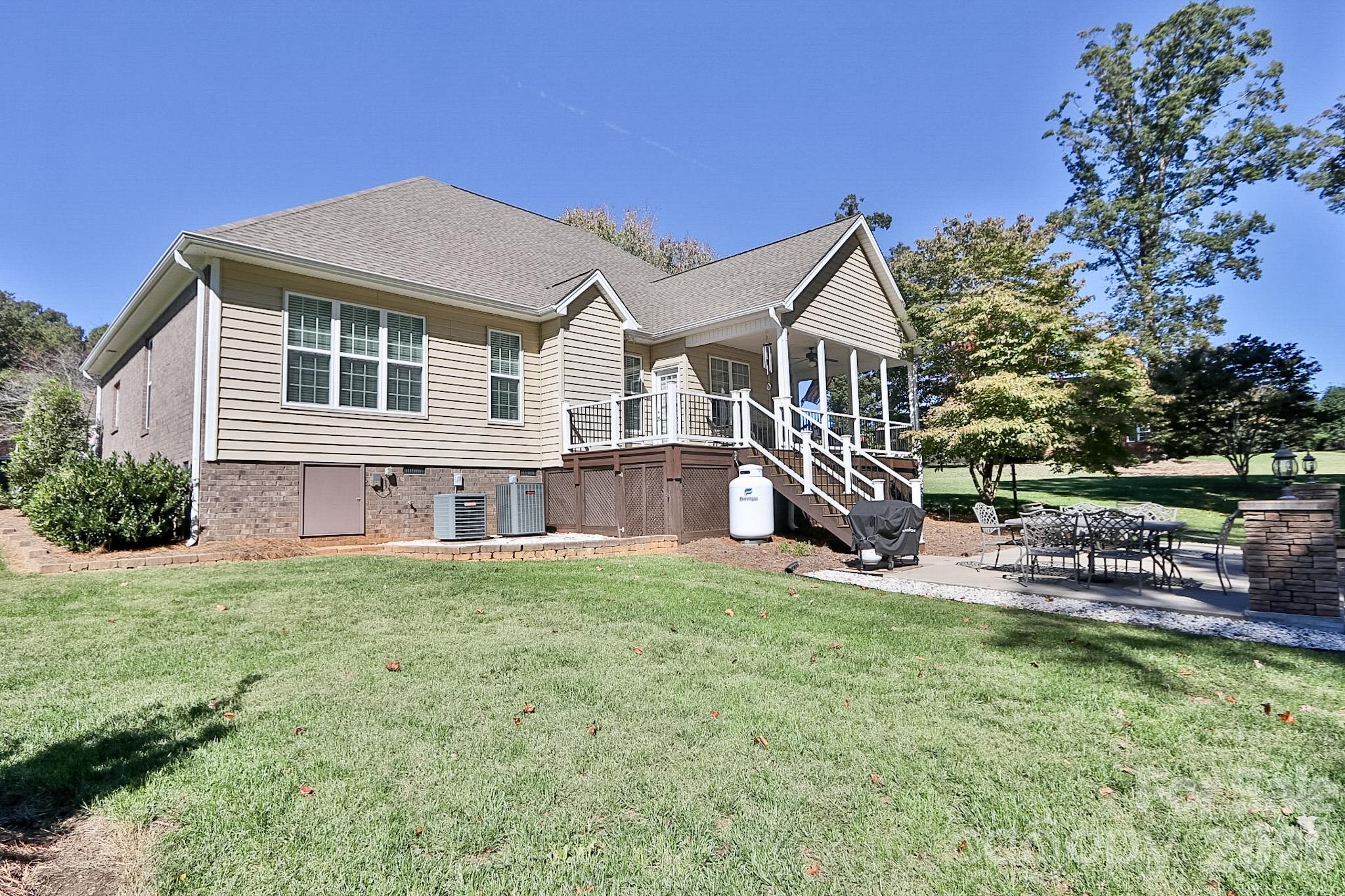 2122 Walnut Crossing Run Property Photo 37